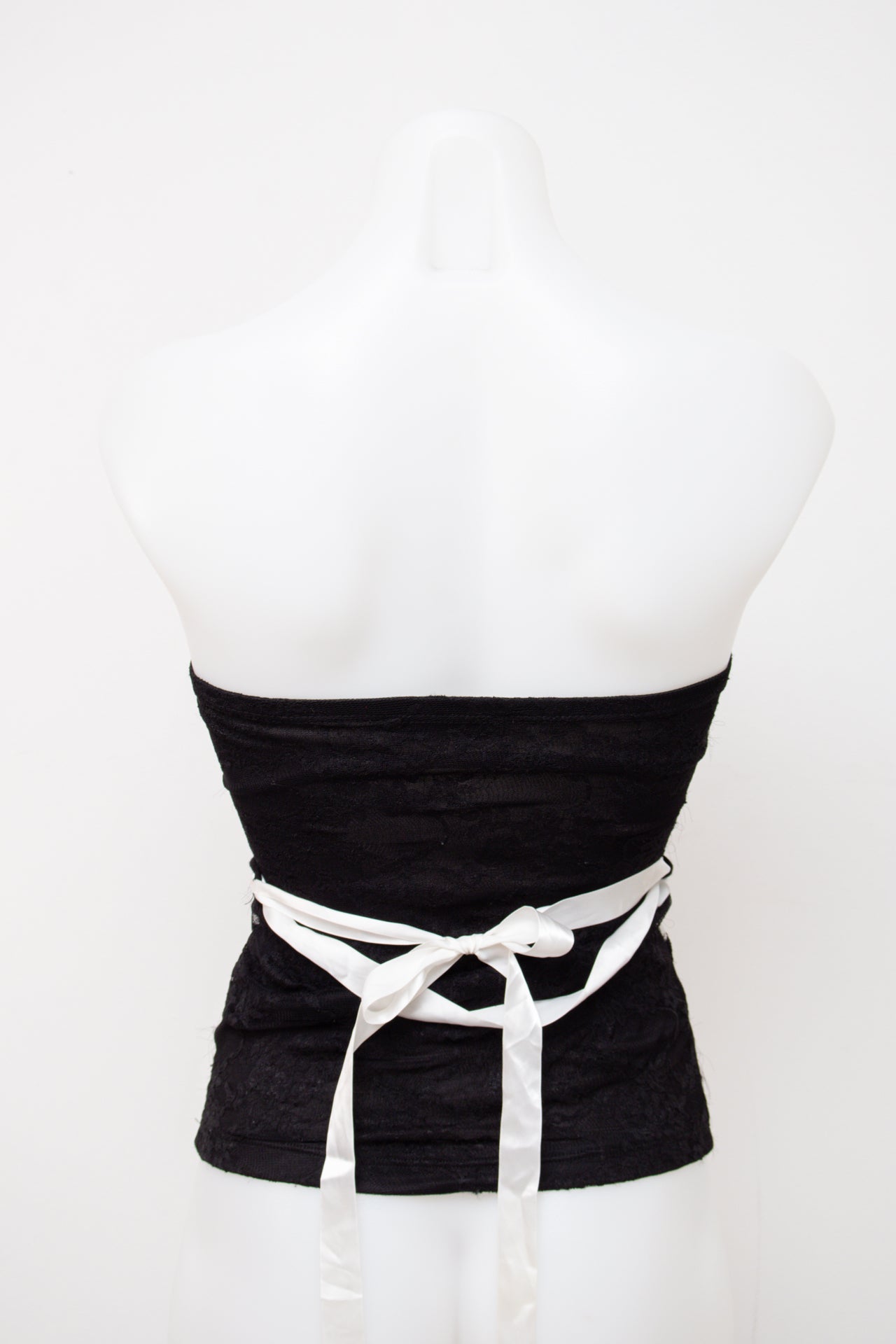 #020 Body Central Halter Top Black | c. 202 | Size 6