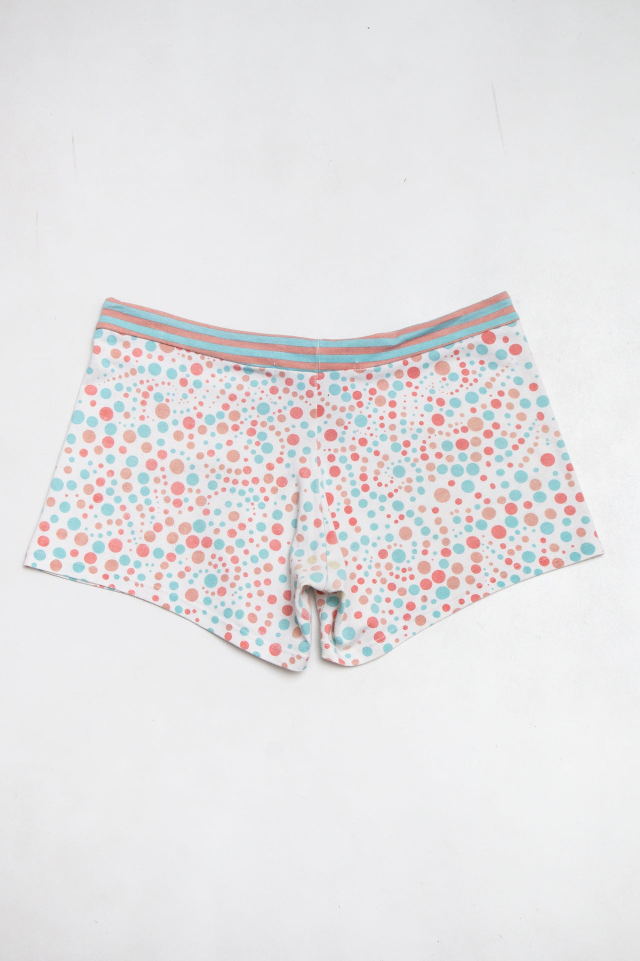 #140 Fx Shorts White | c. 196 | Size 6