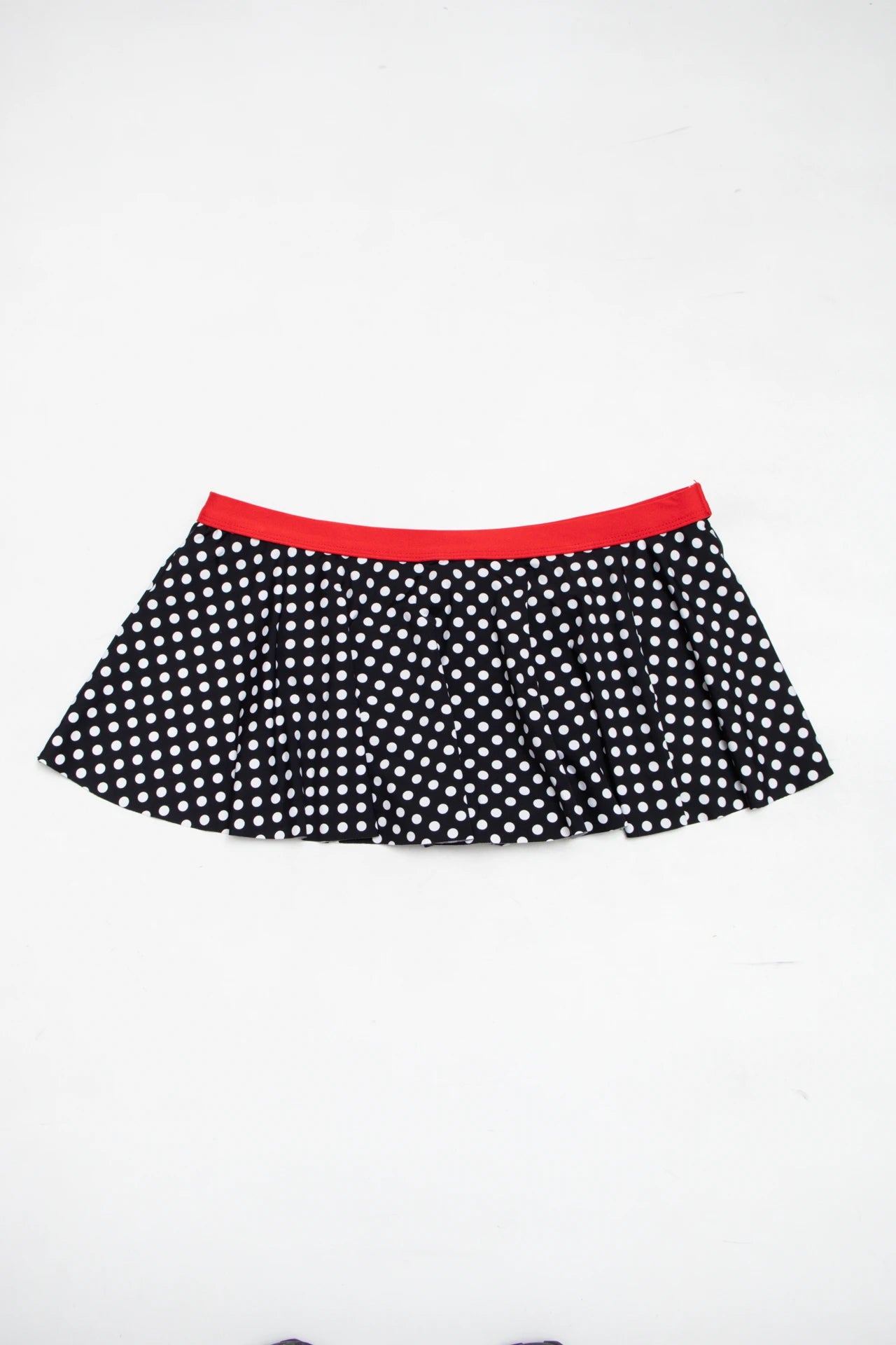 Kenneth Cole Reaction Swim Skirt Black | c. 166 | Size 10