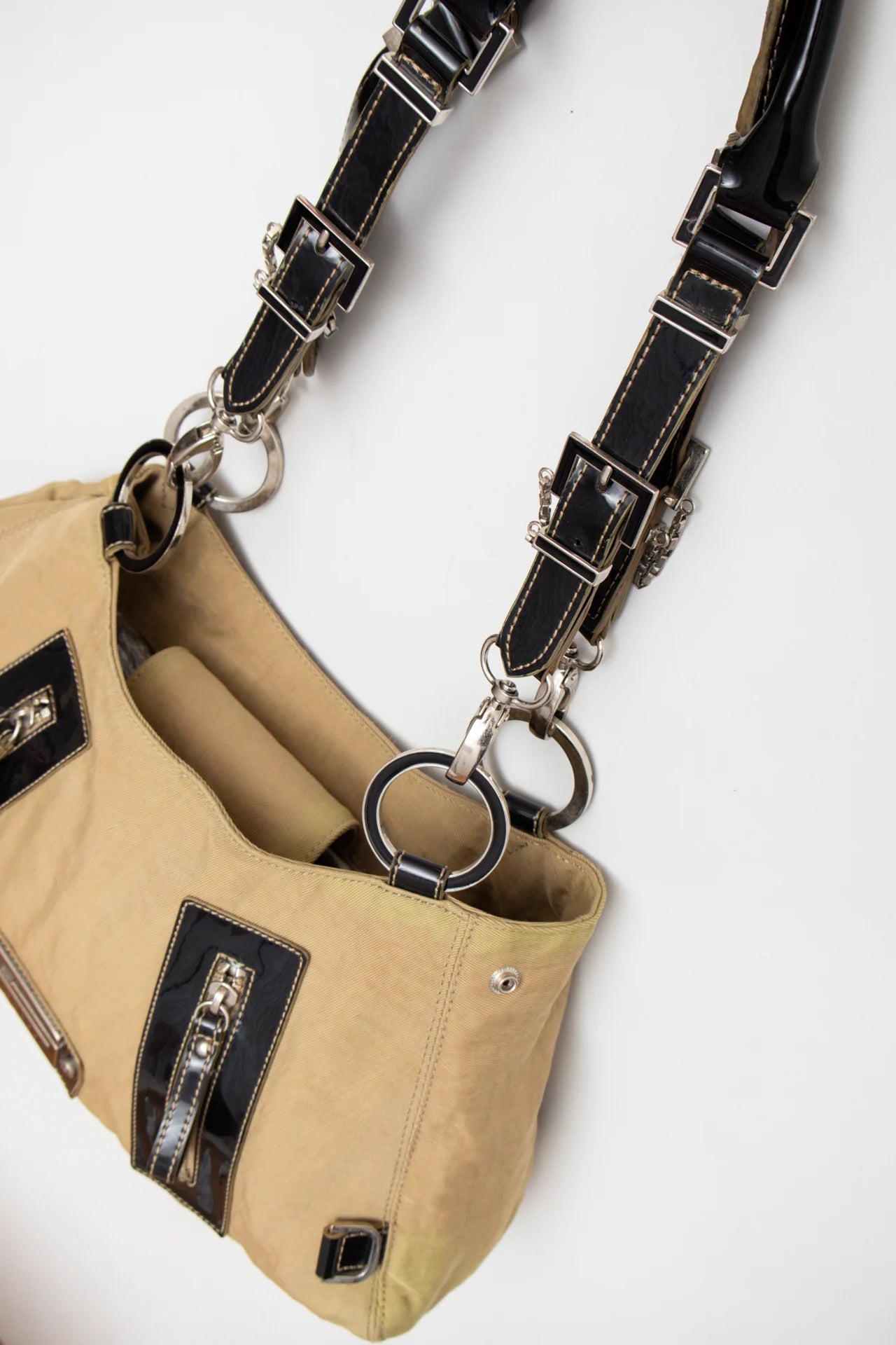 Guess /accessories/bags/purse Beige | c. 166 | Size