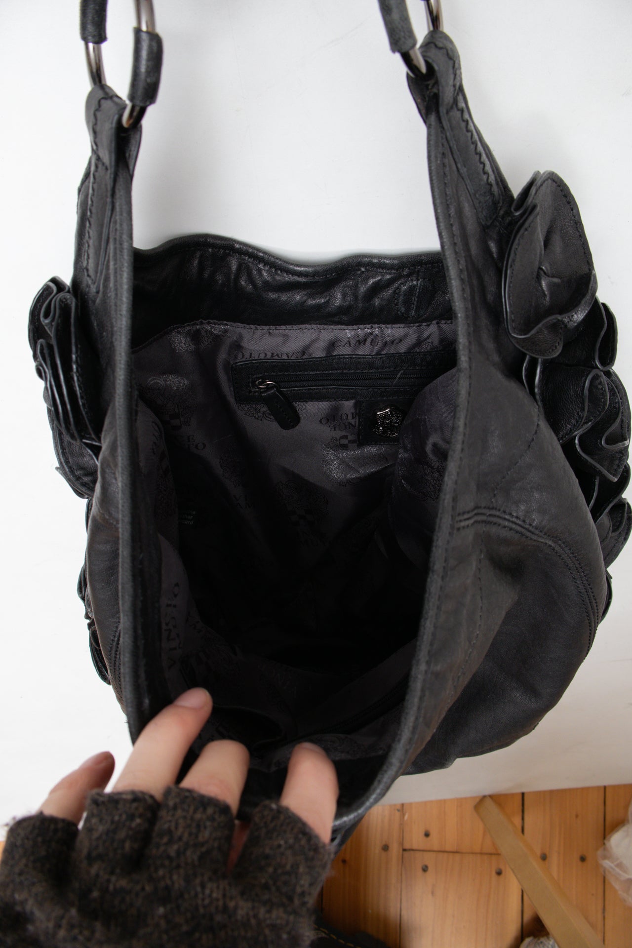 #180 Shoulder Bag Black | c. 206 | Size