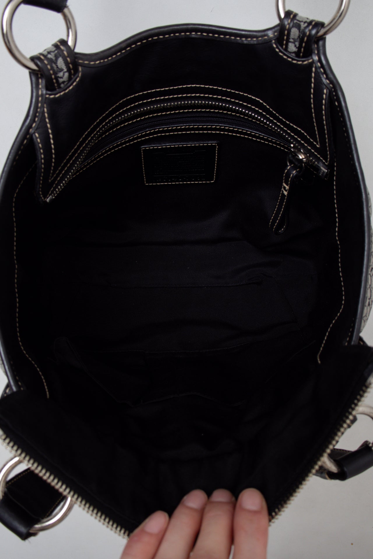 #185 Coach Shoulder Bag Black | c. 200 | Size