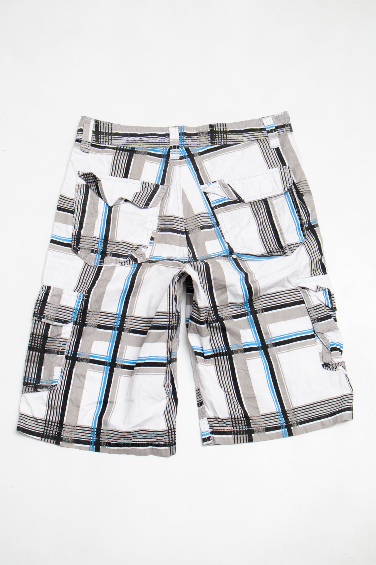 #141 Machine28 Shorts White | c. 203 | Size 8