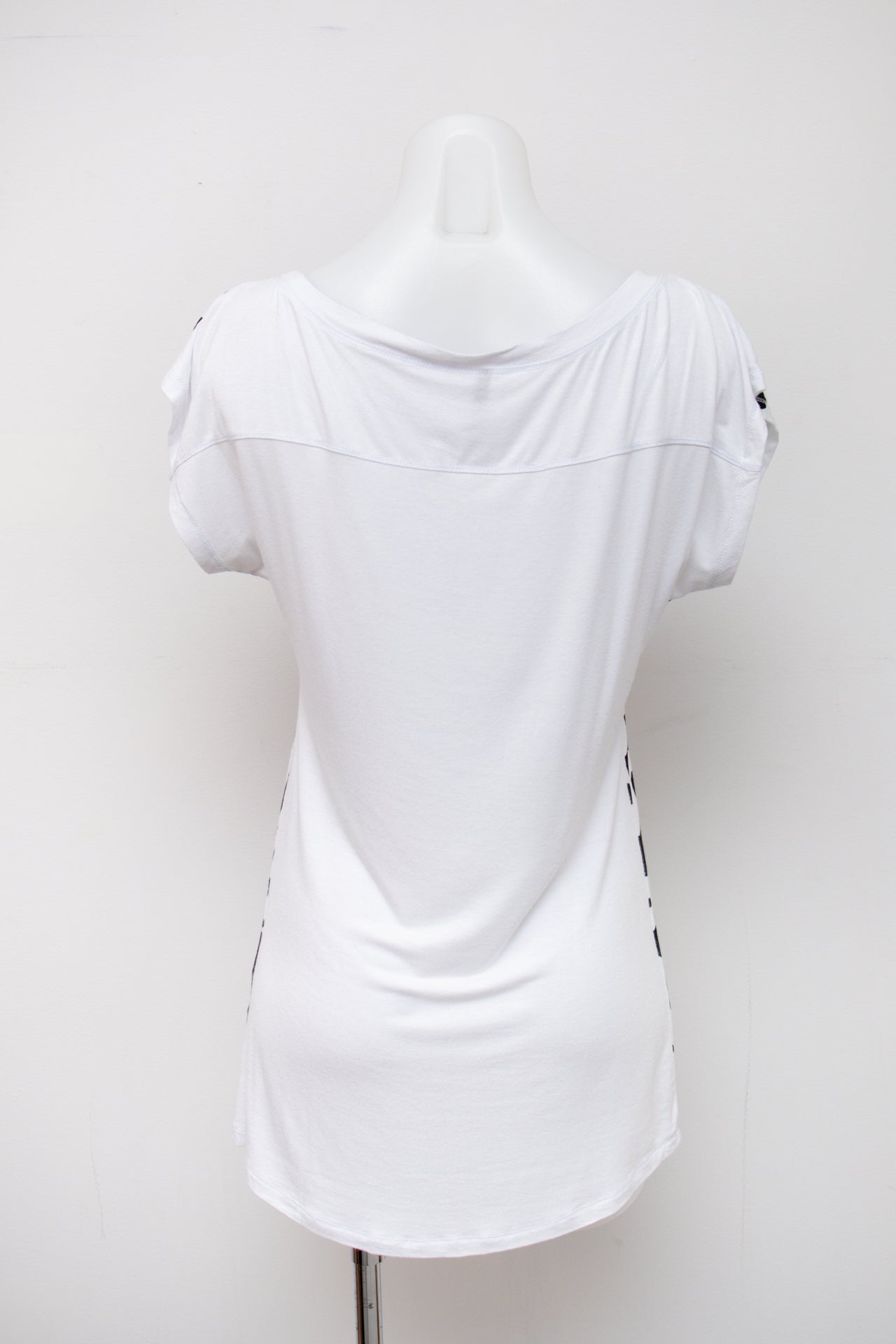 #49 Corazon T-shirt White | c. 195 | Size 10