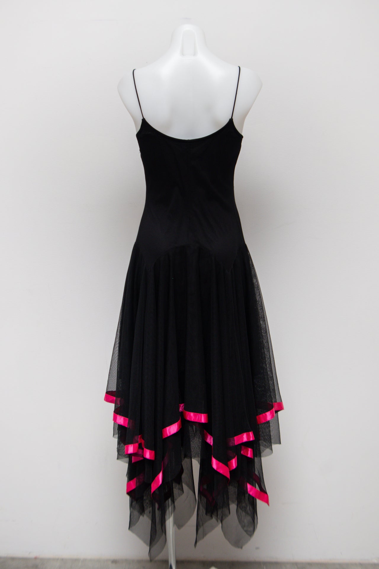 #155 Suzy Black | c. 180 | Size 8