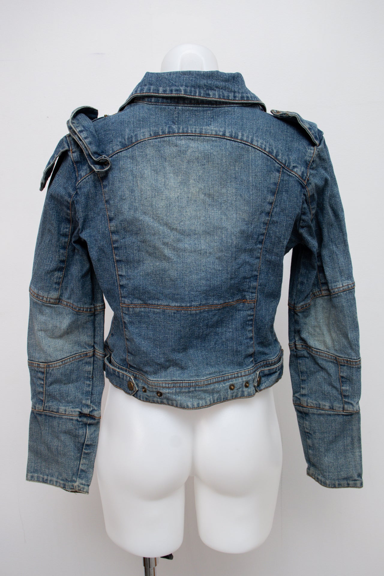 #130 Paris Blues Jacket Blue | c. 199 | Size 8