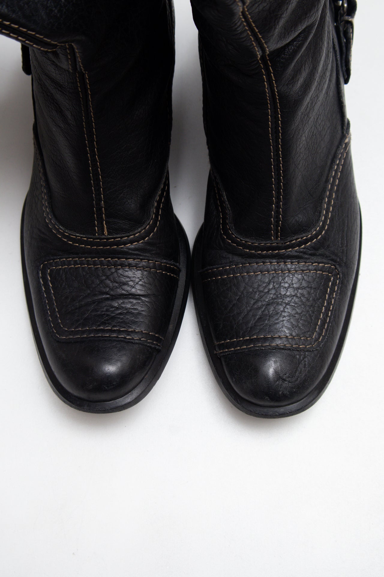 #155 Null Black | c. 201 | Size 8