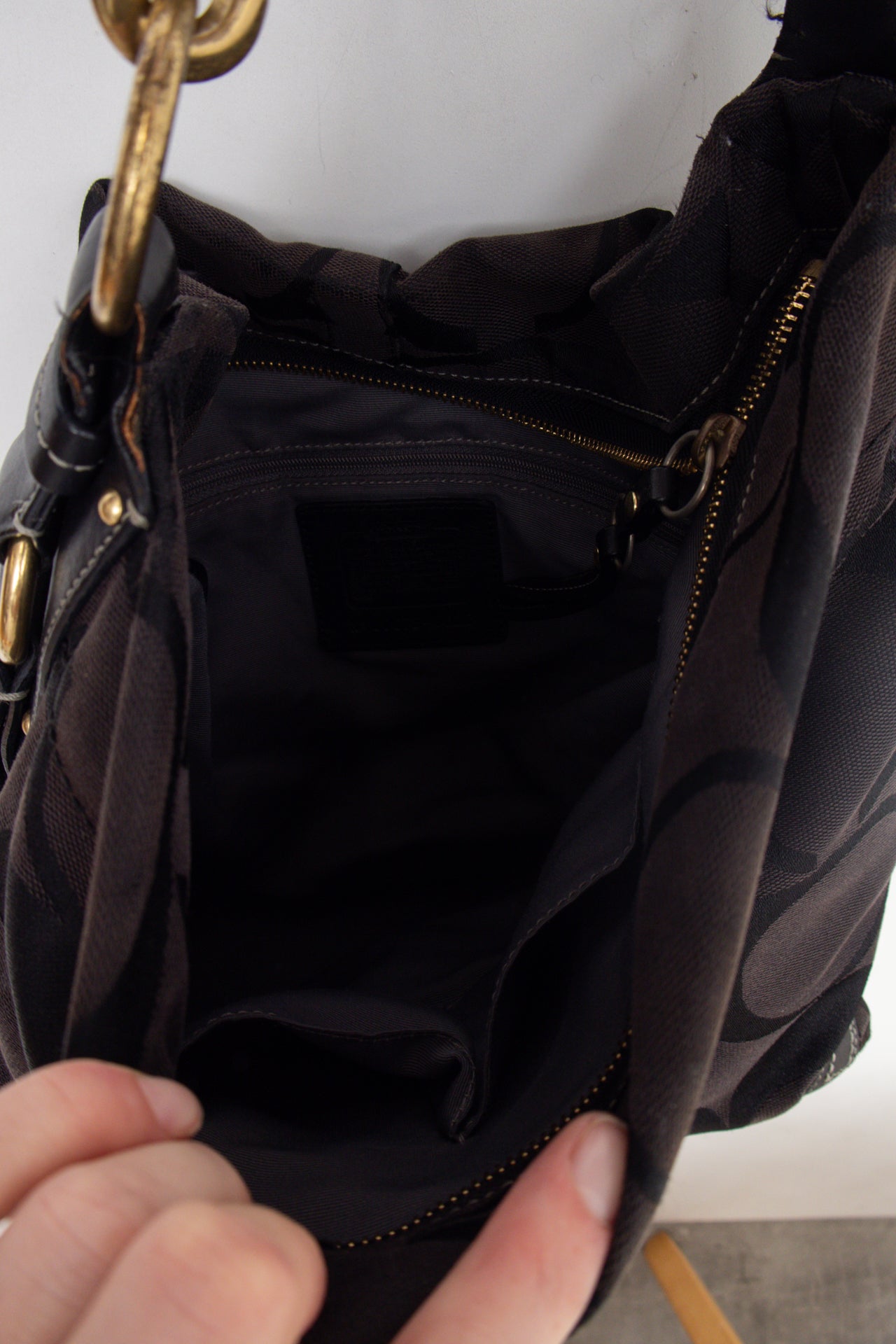 #194 Coach Shoulder Bag Black | c. 195 | Size
