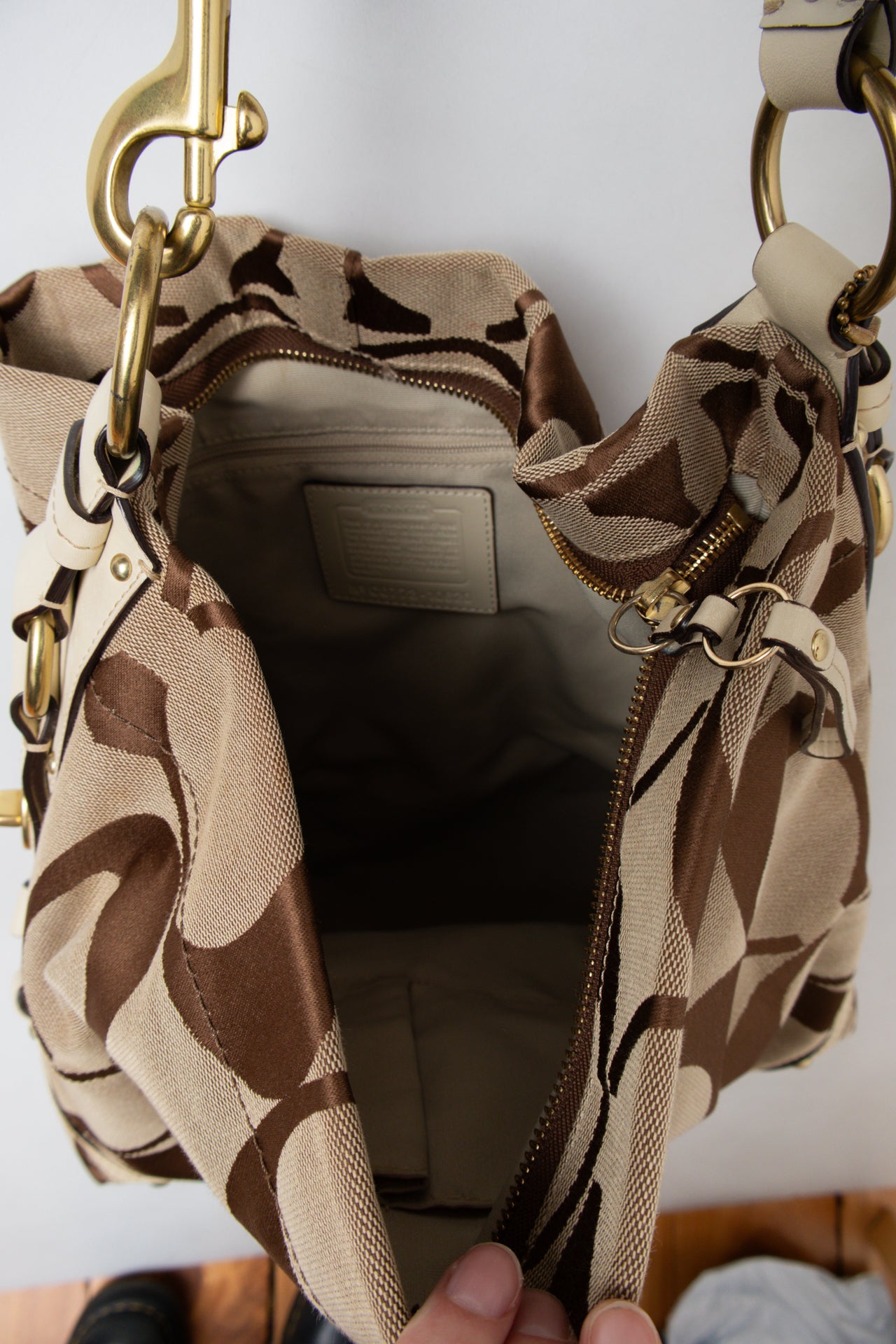 #197 Coach Shoulder Bag Brown | c. 198 | Size