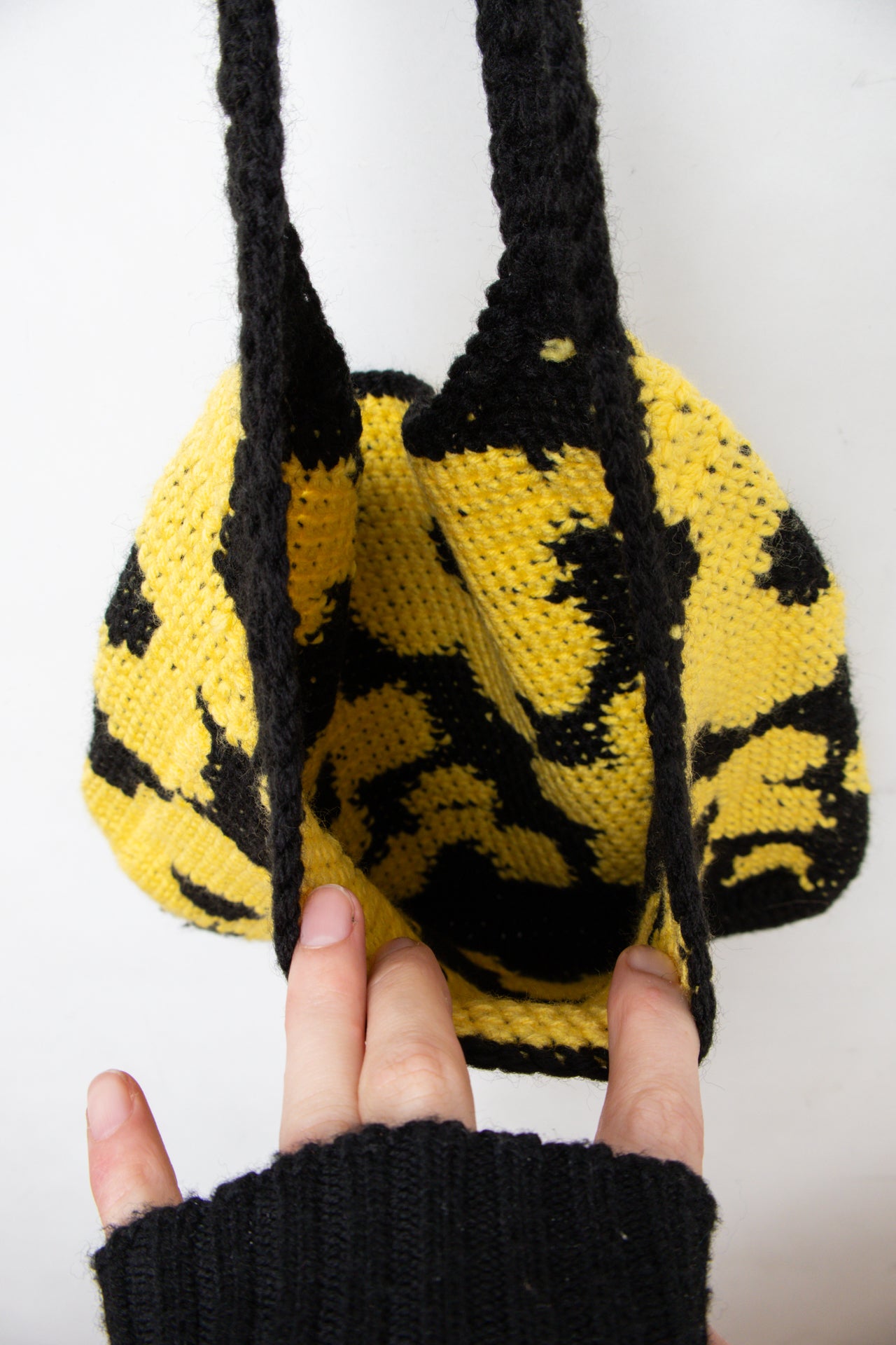 #193 Shoulder Bag Yellow | c. 207 | Size