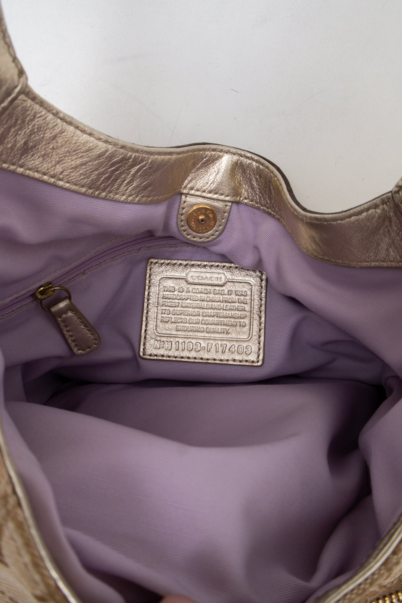 #202 Coach Shoulder Bag Beige | c. 203 | Size
