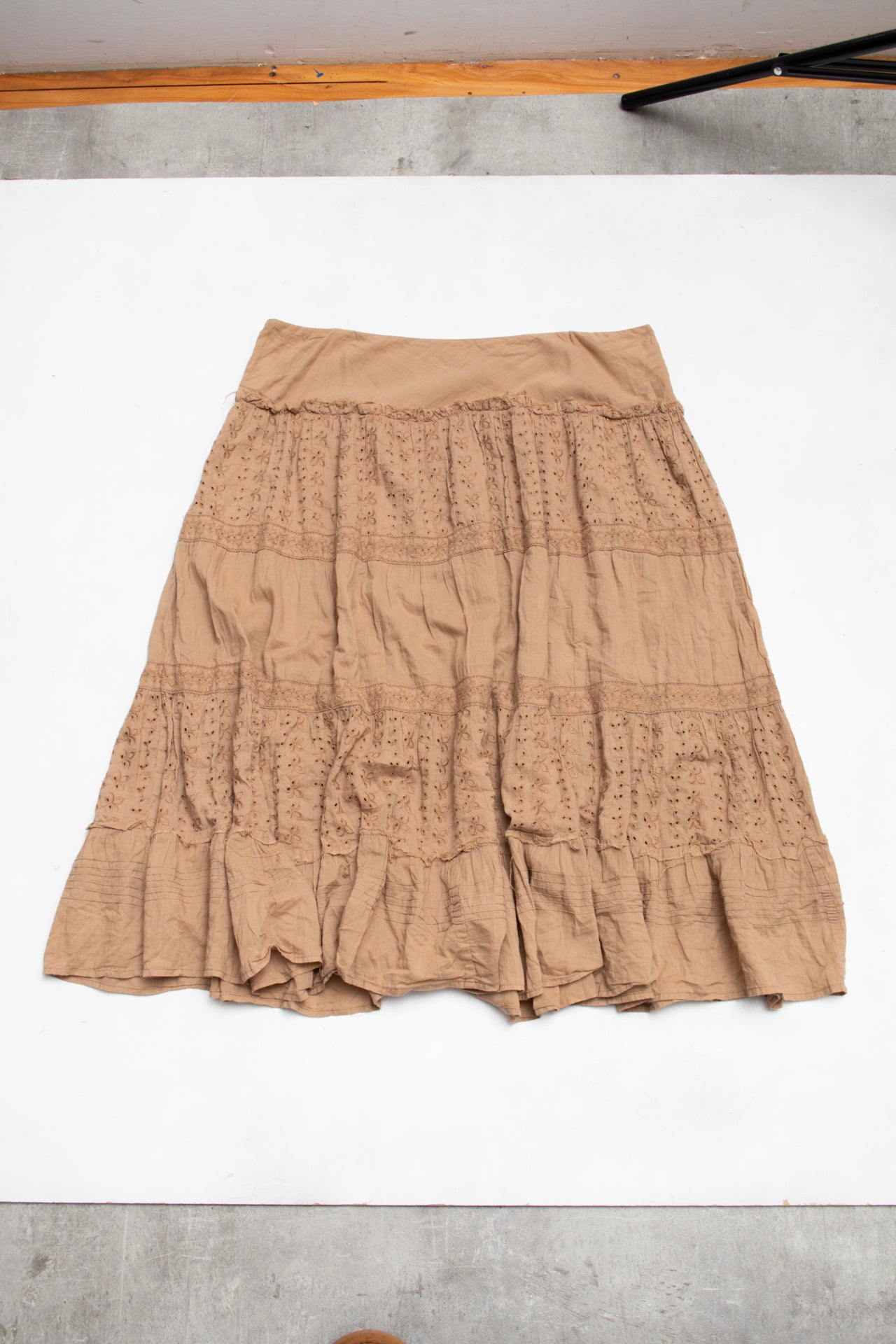 # Forbidden Heartbreaker Skirt Beige | c. 193 | Size 14/16