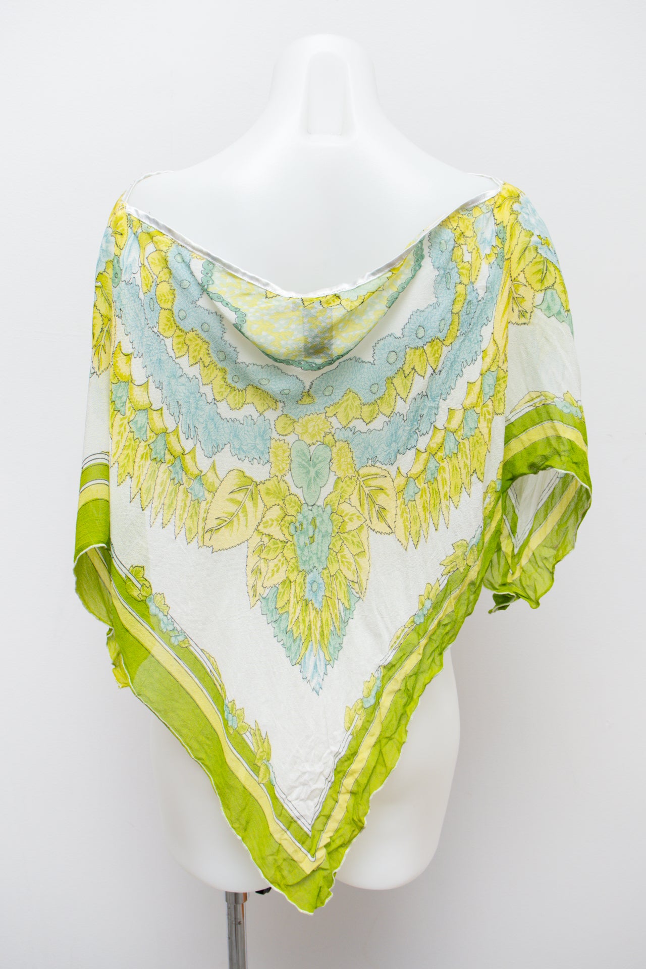 #127 Triangle Camisole Green | c. 192 | Size