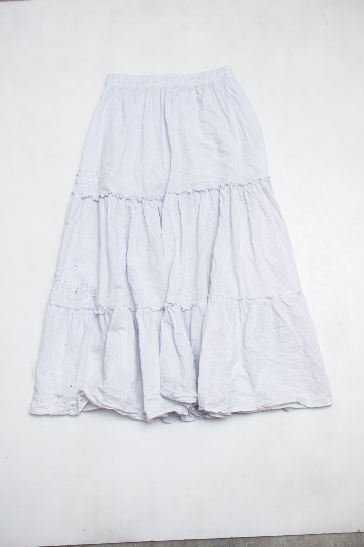 #144 2nvu Skirt White | c. 202 | Size 4