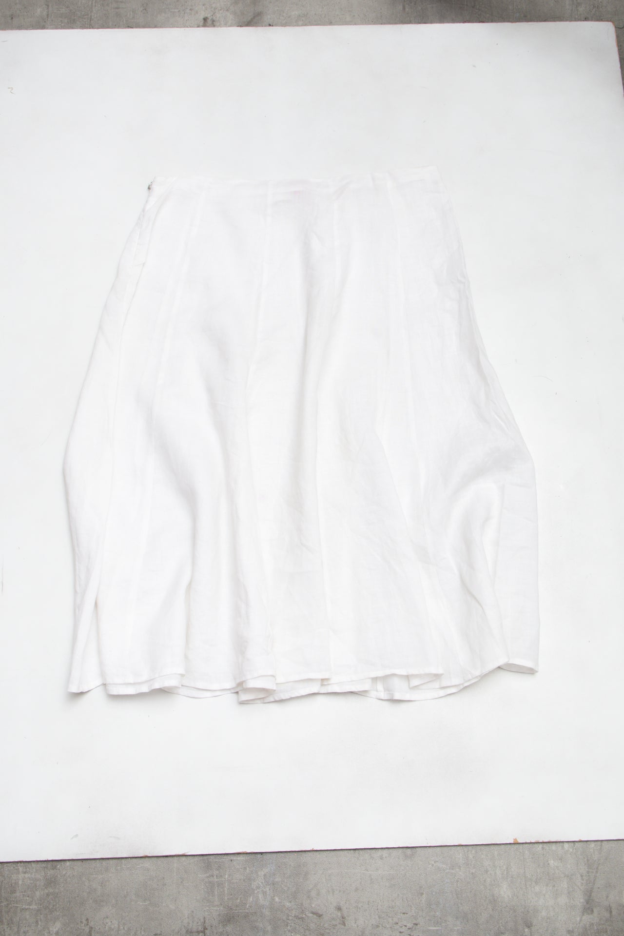#126 Sunny Leigh LinenSkirt White | c. 193 | Size 10