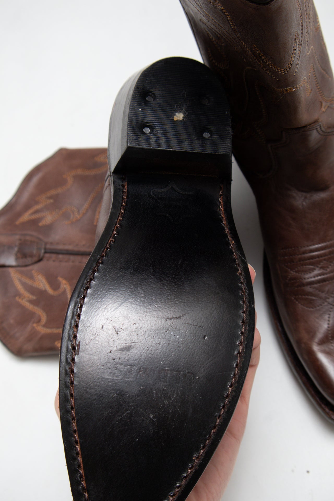 #73 Brown | c. | Size 6