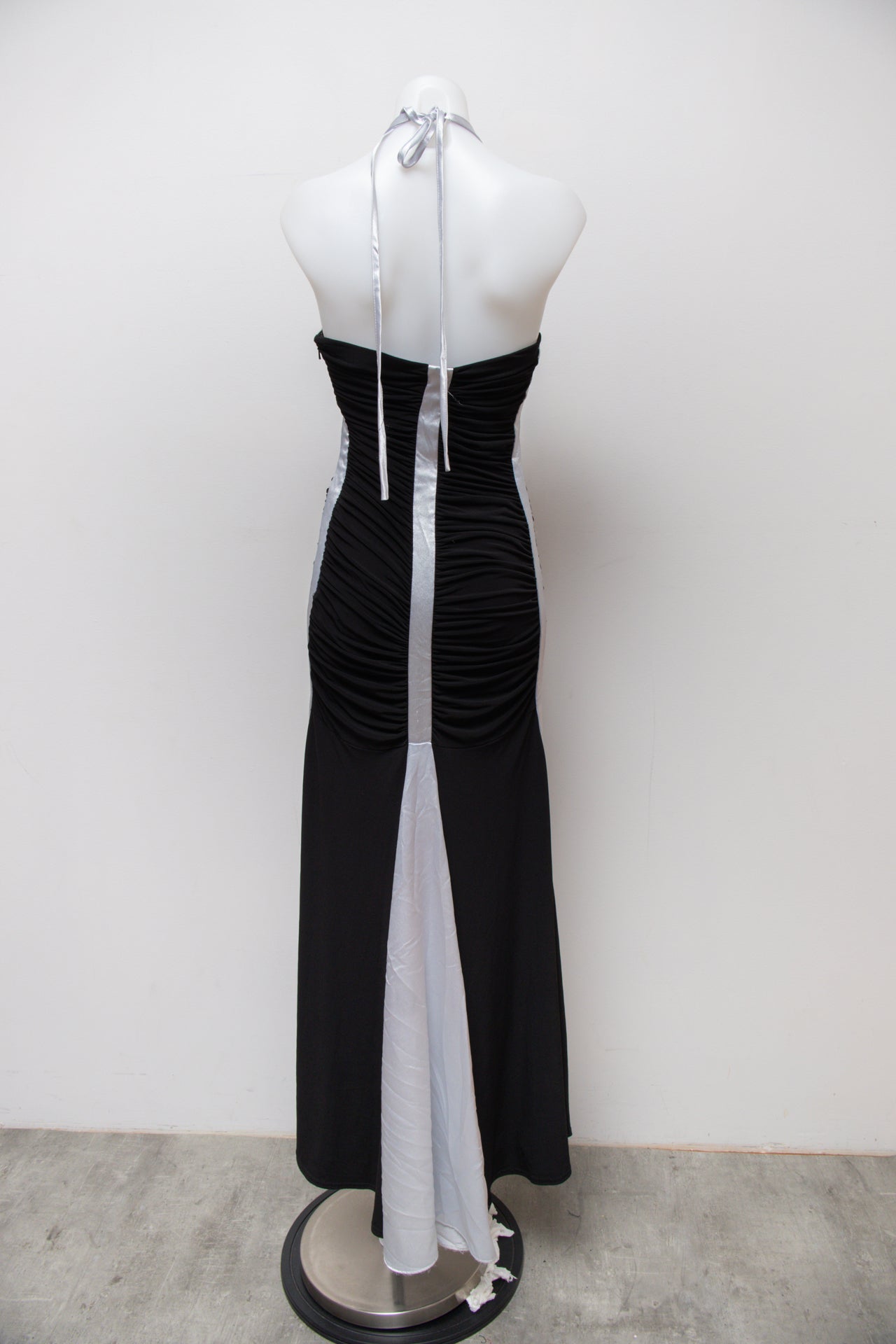 #117 Jessica Mcclintock Halter Top Black | c. 190 | Size 8