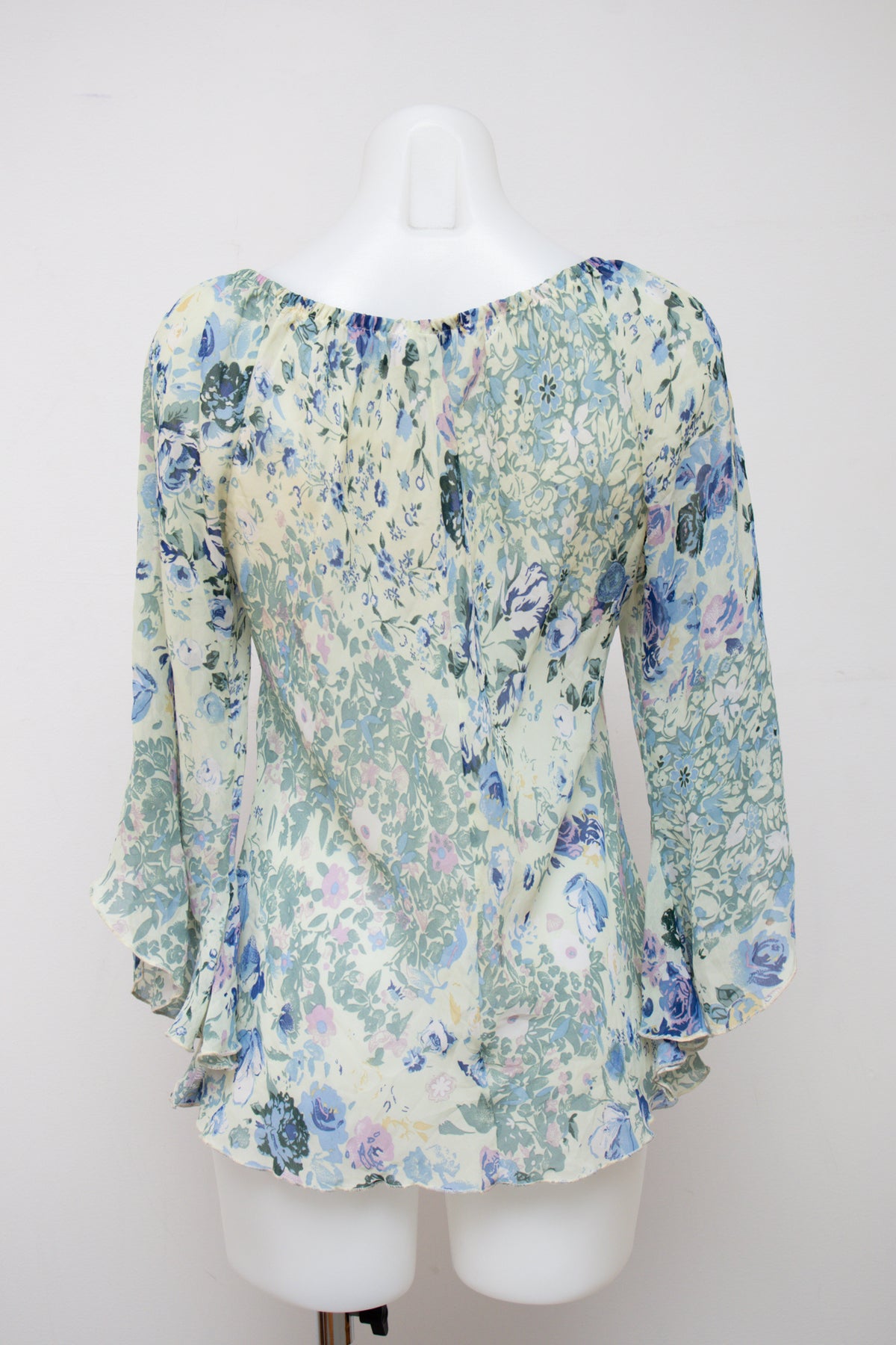 #120 Candie's Long Sleeve White | c. 208 | Size 10