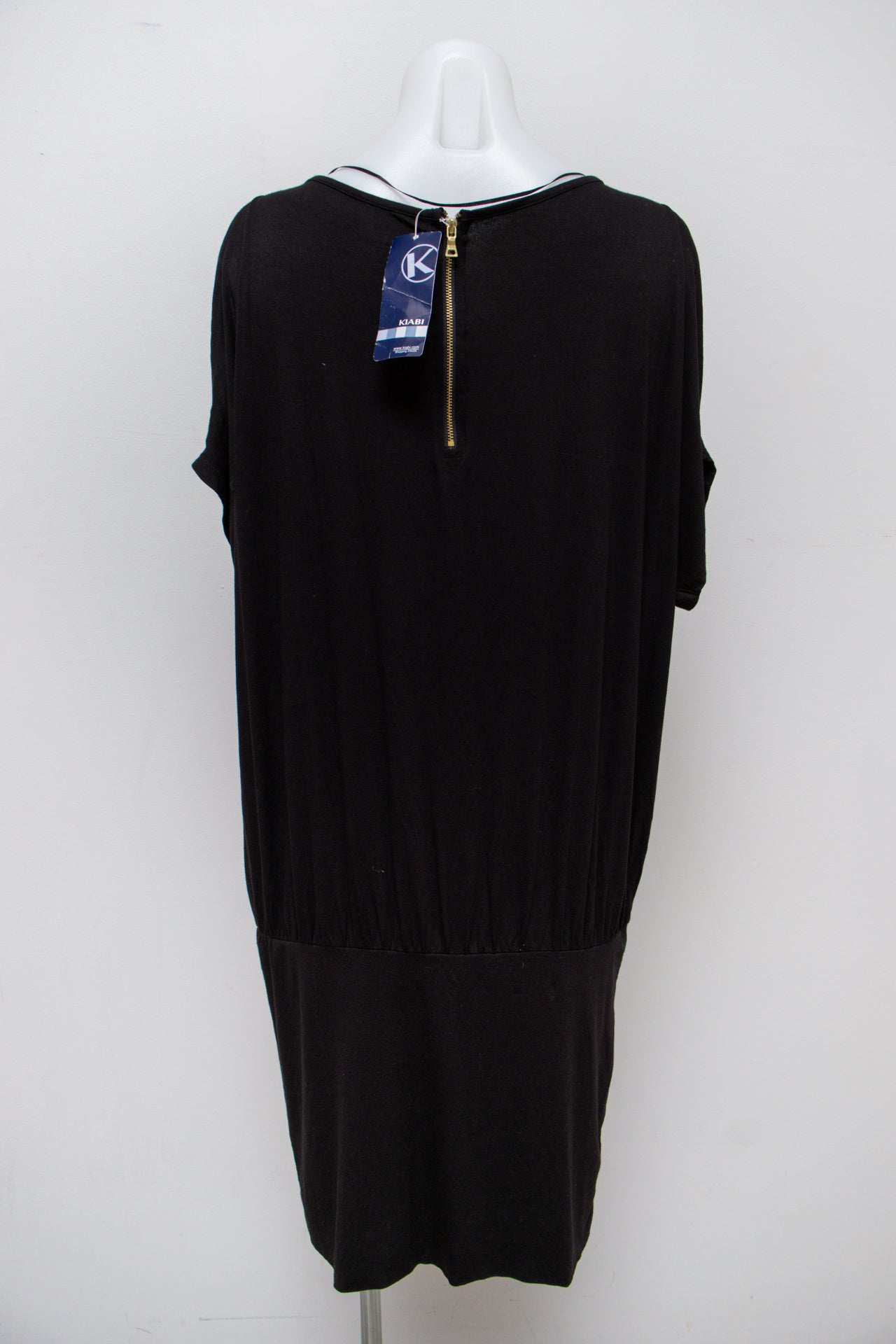 #132 Walk+talk Camisole Top Black | c. 187 | Size 12/14