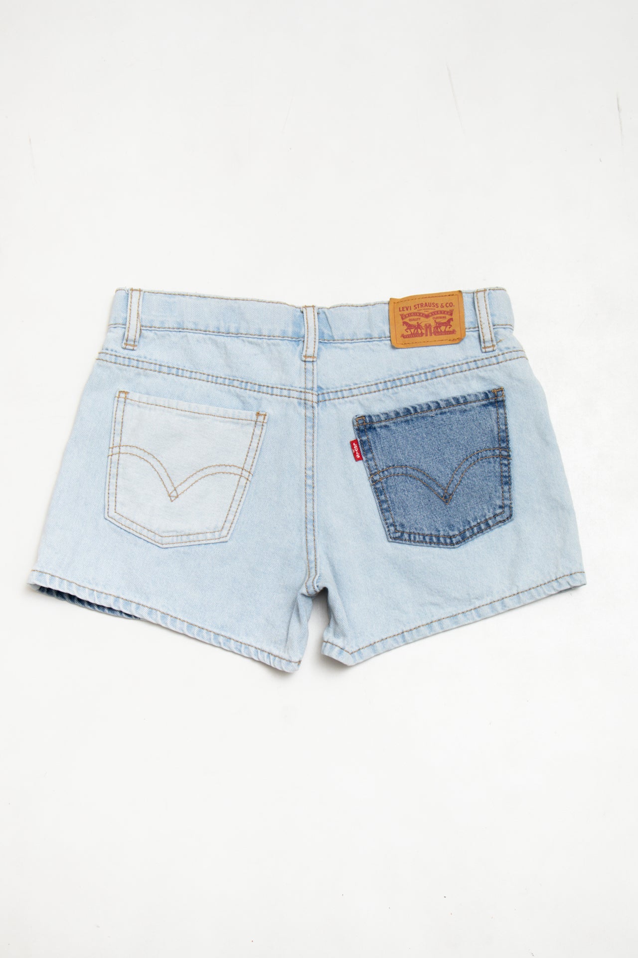 #134 Levi's Denim Shorts Blue | c. 181 | Size 6