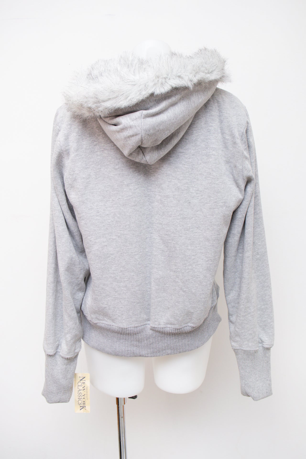 #110 New York Classics Tank Top Gray | c. 195 | Size 12