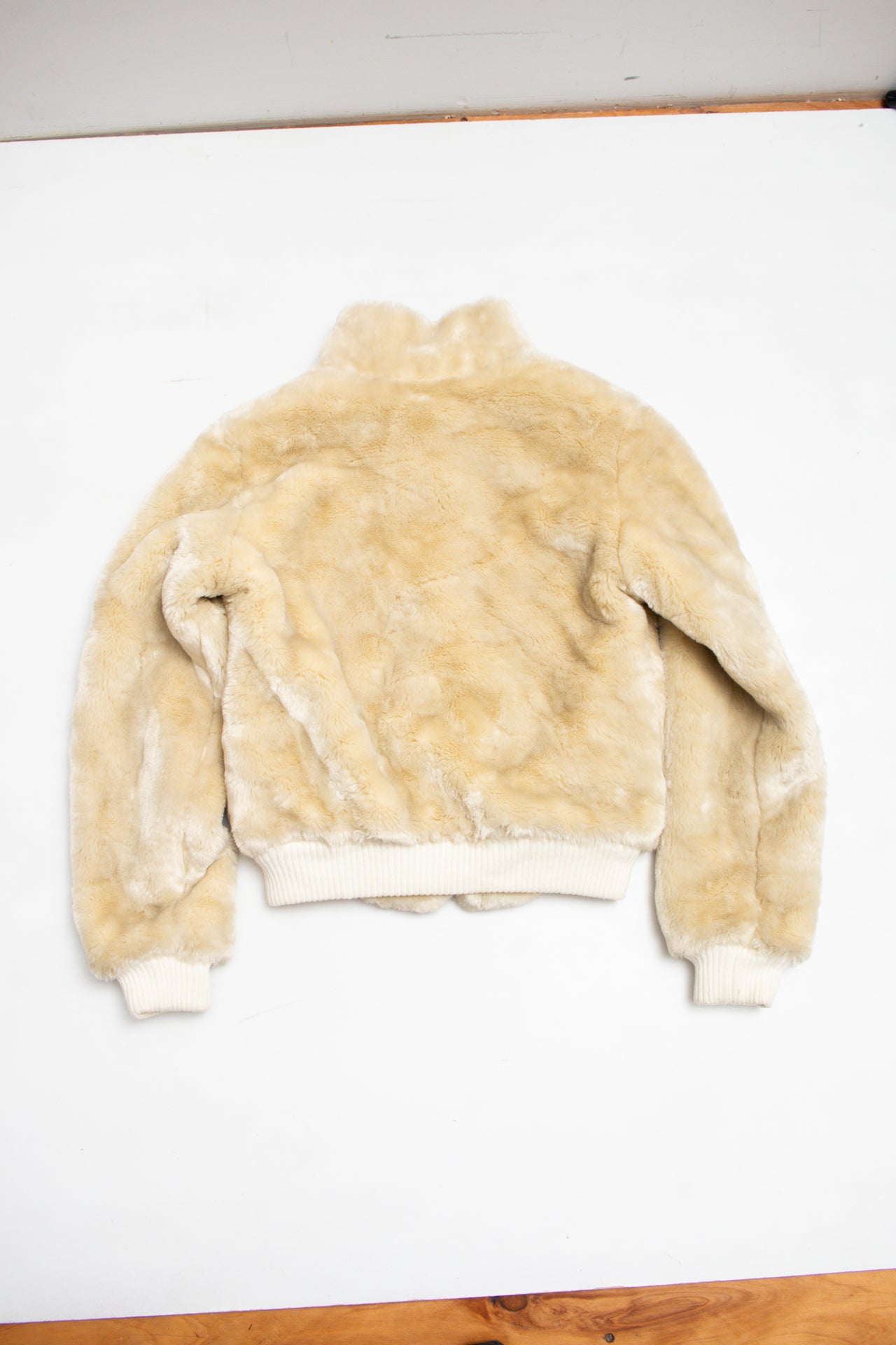 #158 cream coloured faux fur jacket | c. 162 | size 6/8