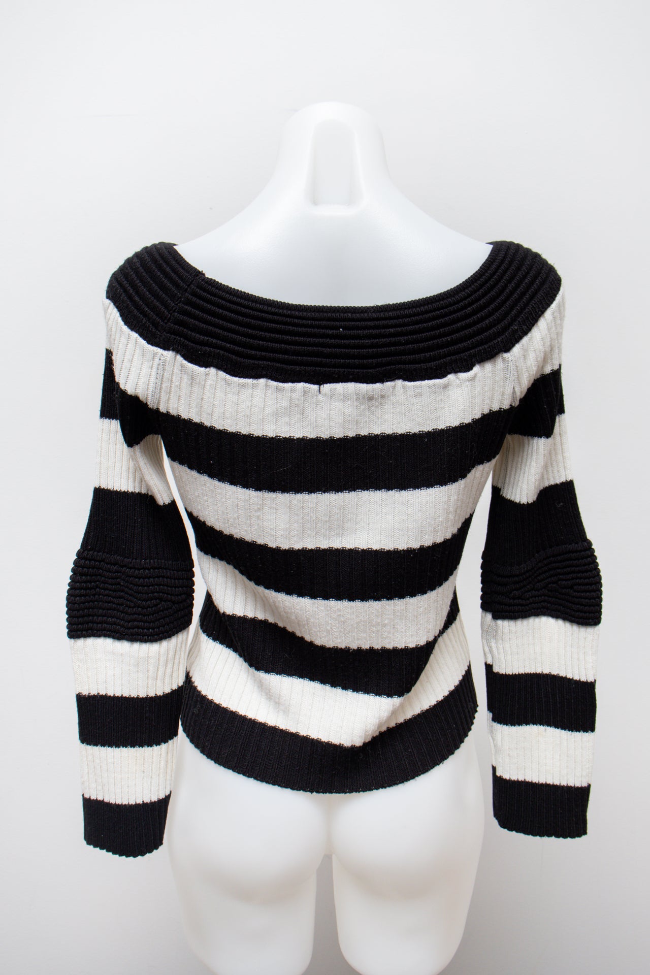 #134 Morgan T-shirt Black | c. 191 | Size 8