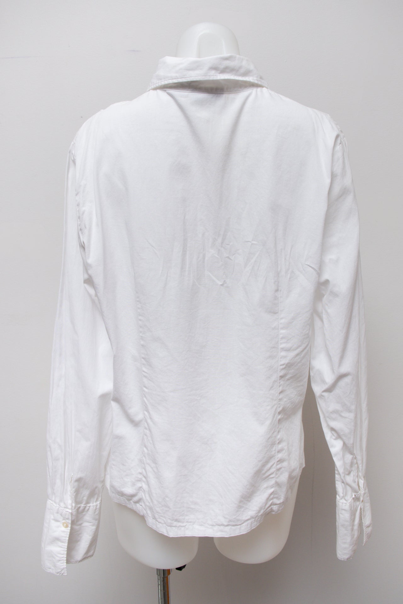 #42 White Stag T-shirt White | c. 189 | Size 12
