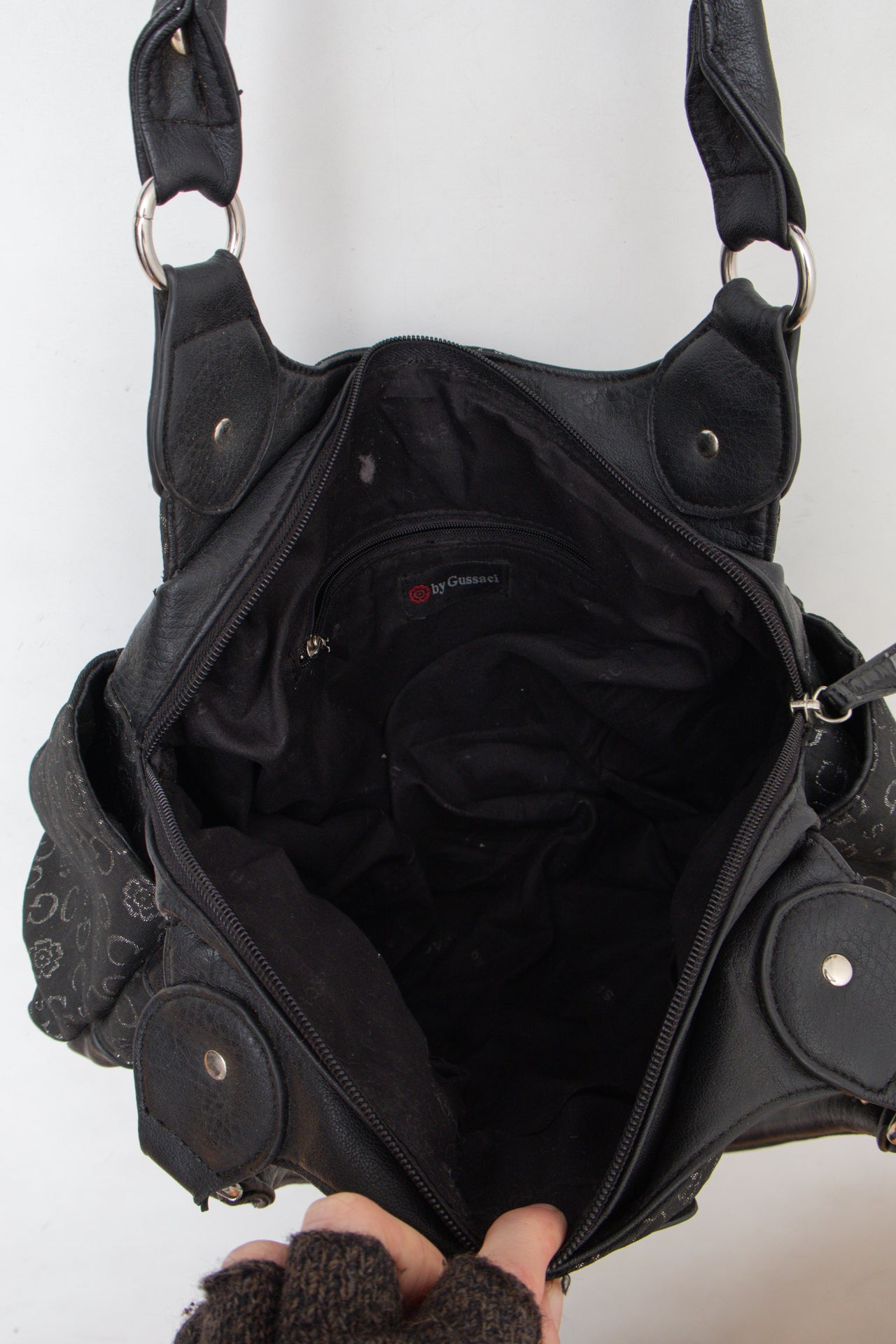 #177 By Gussaci Shoulder Bag Black | c. 206 | Size
