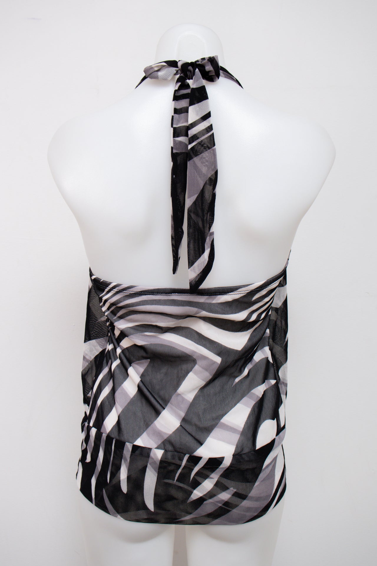 #117 Xoxo Halter Top Black | c. 206 | Size 8