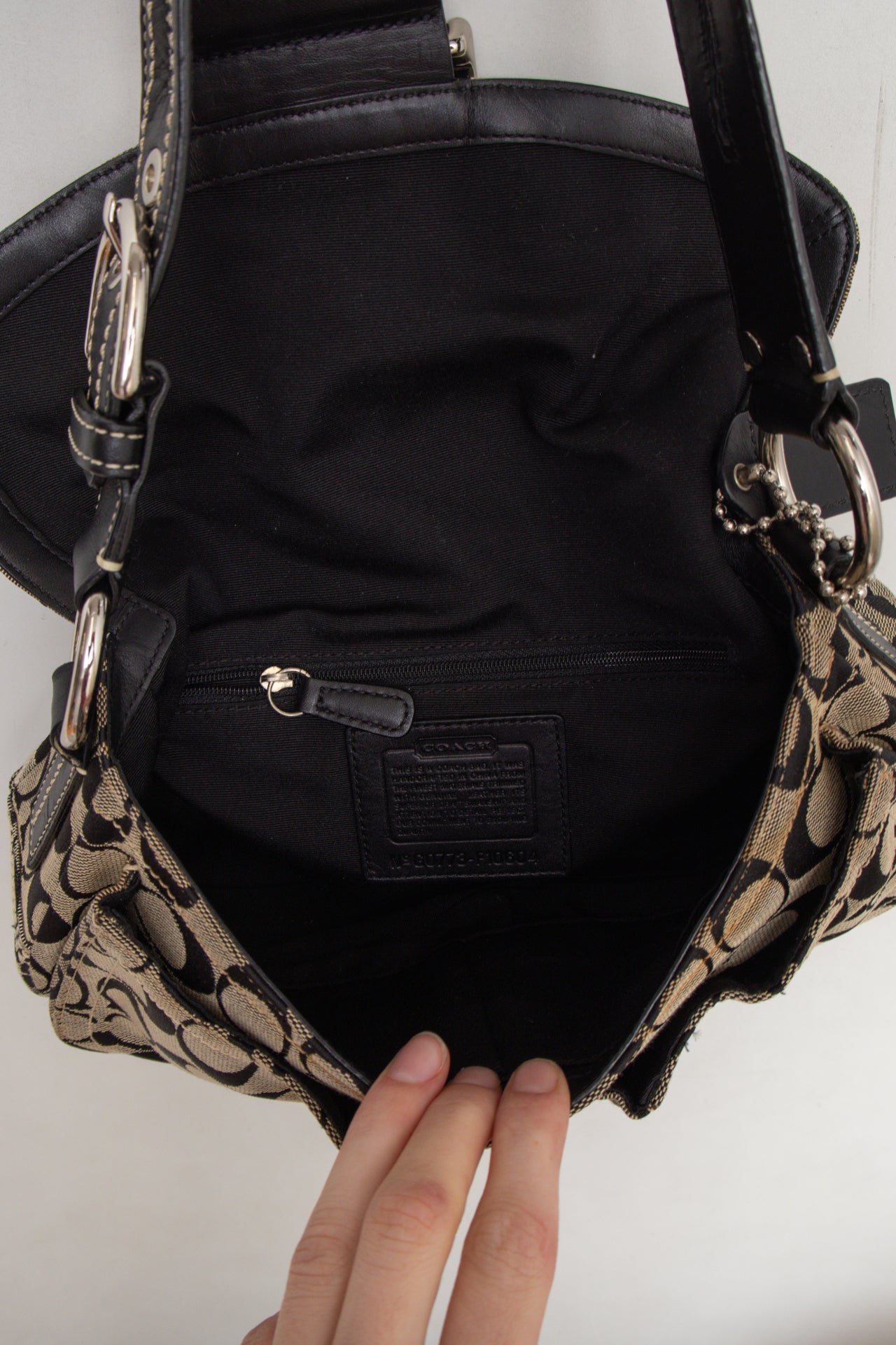 #207 Coach Shoulder Bag Black | c. 190 | Size