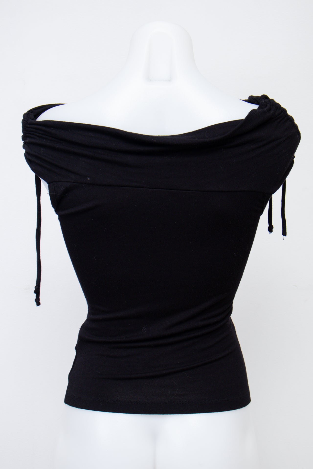 #078 Guess Cami Top Black | c. 200 | Size 8
