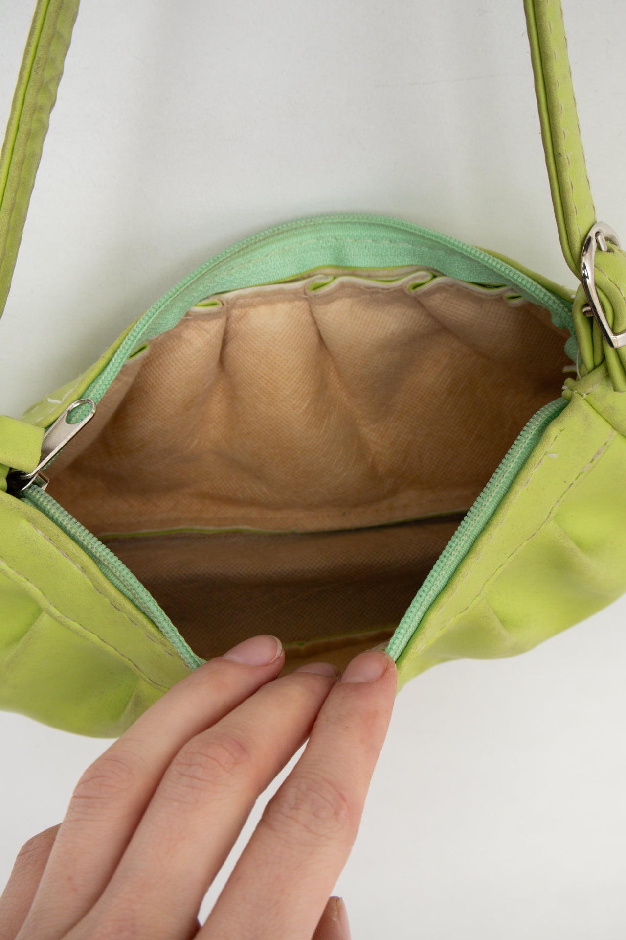 #205 Shoulder Bag Green | c. 196 | Size