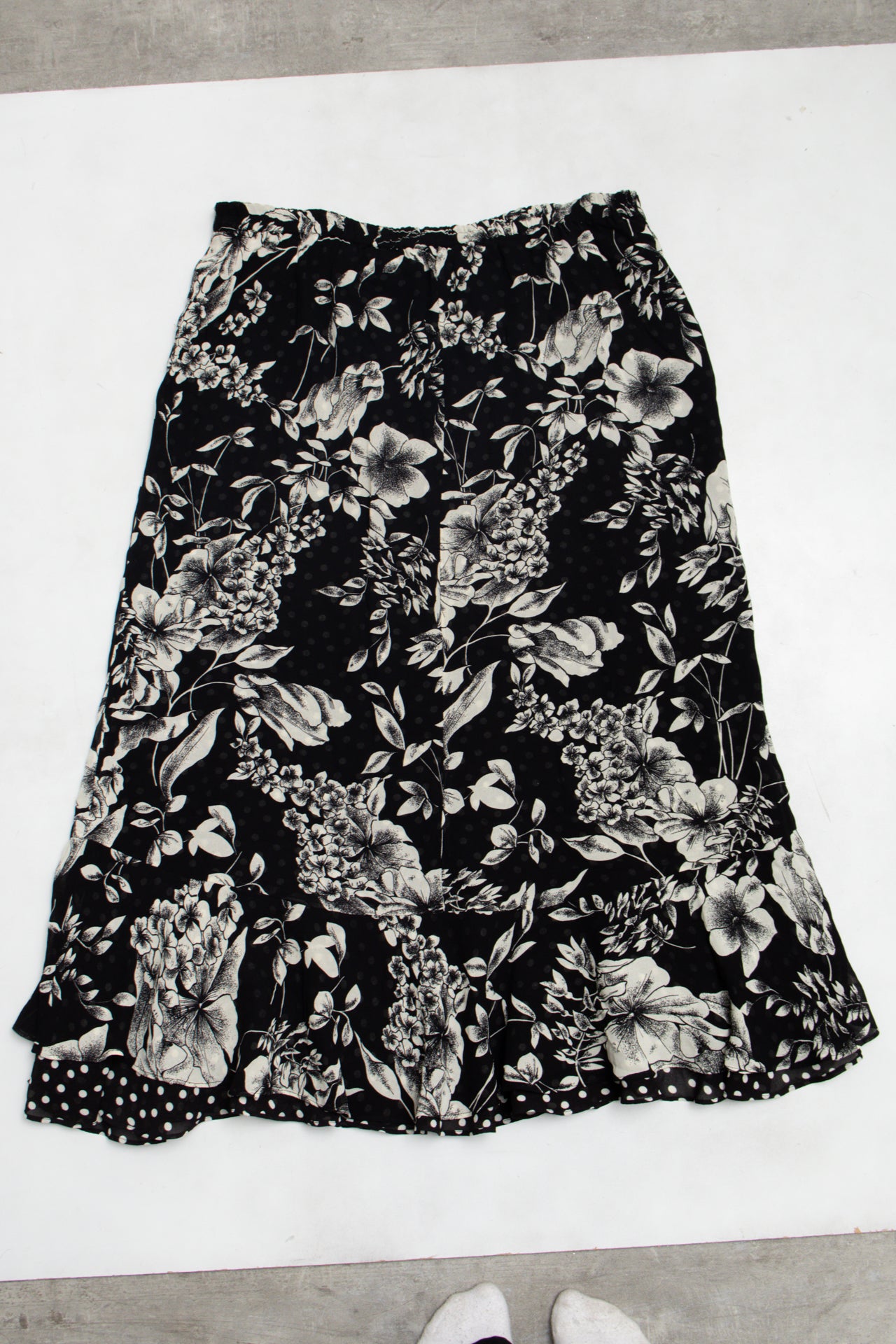 #202 Skirt Black | c. 175 | Size 16