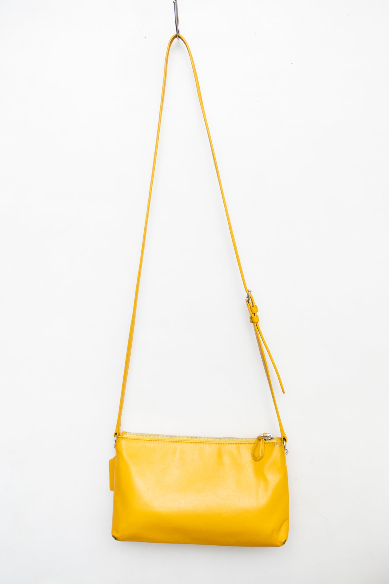 #187 Coach Shoulder Bag Yellow | c. 197 | Size
