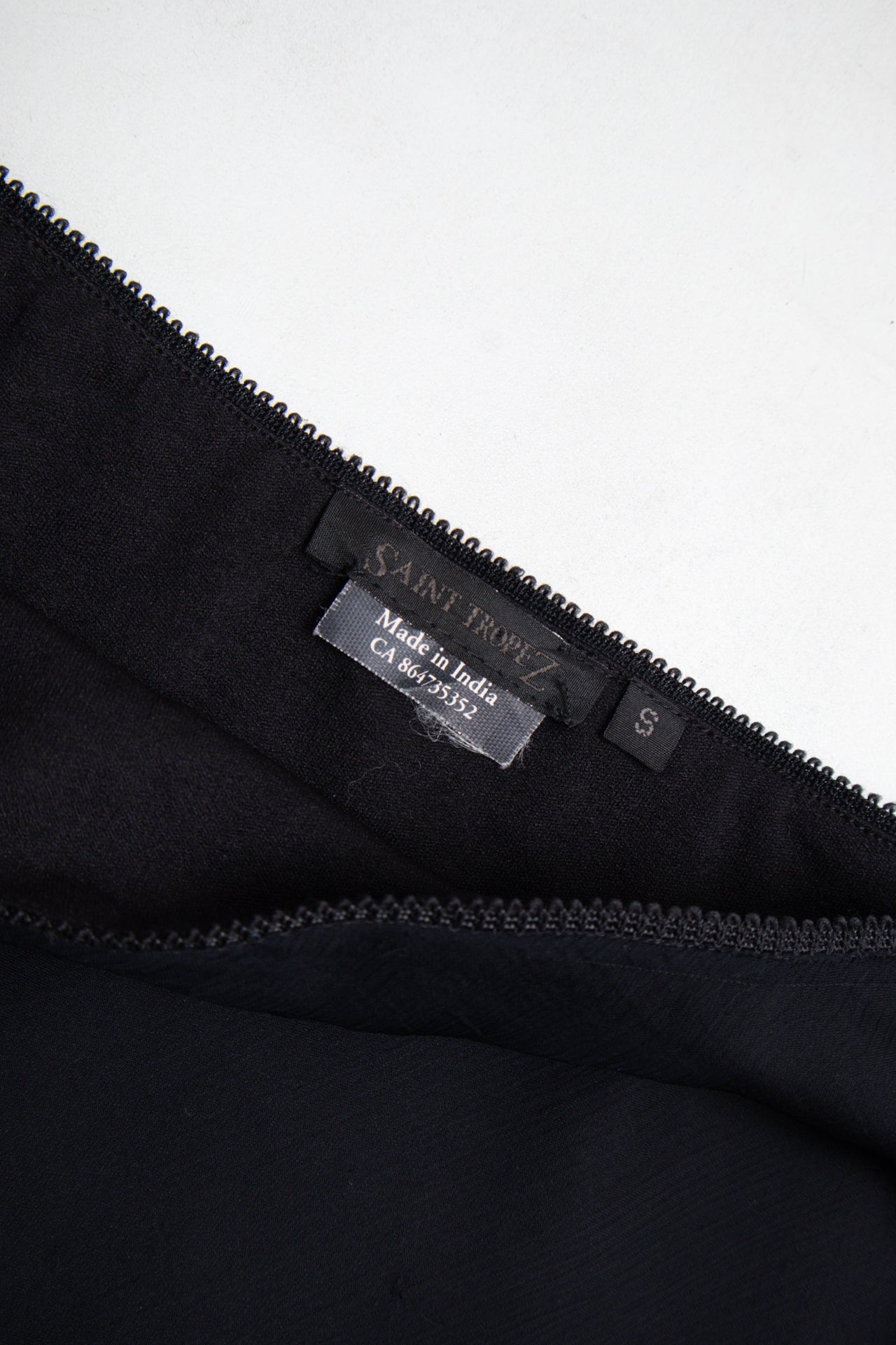 #185 Skirt Black | c. 194 | Size 8
