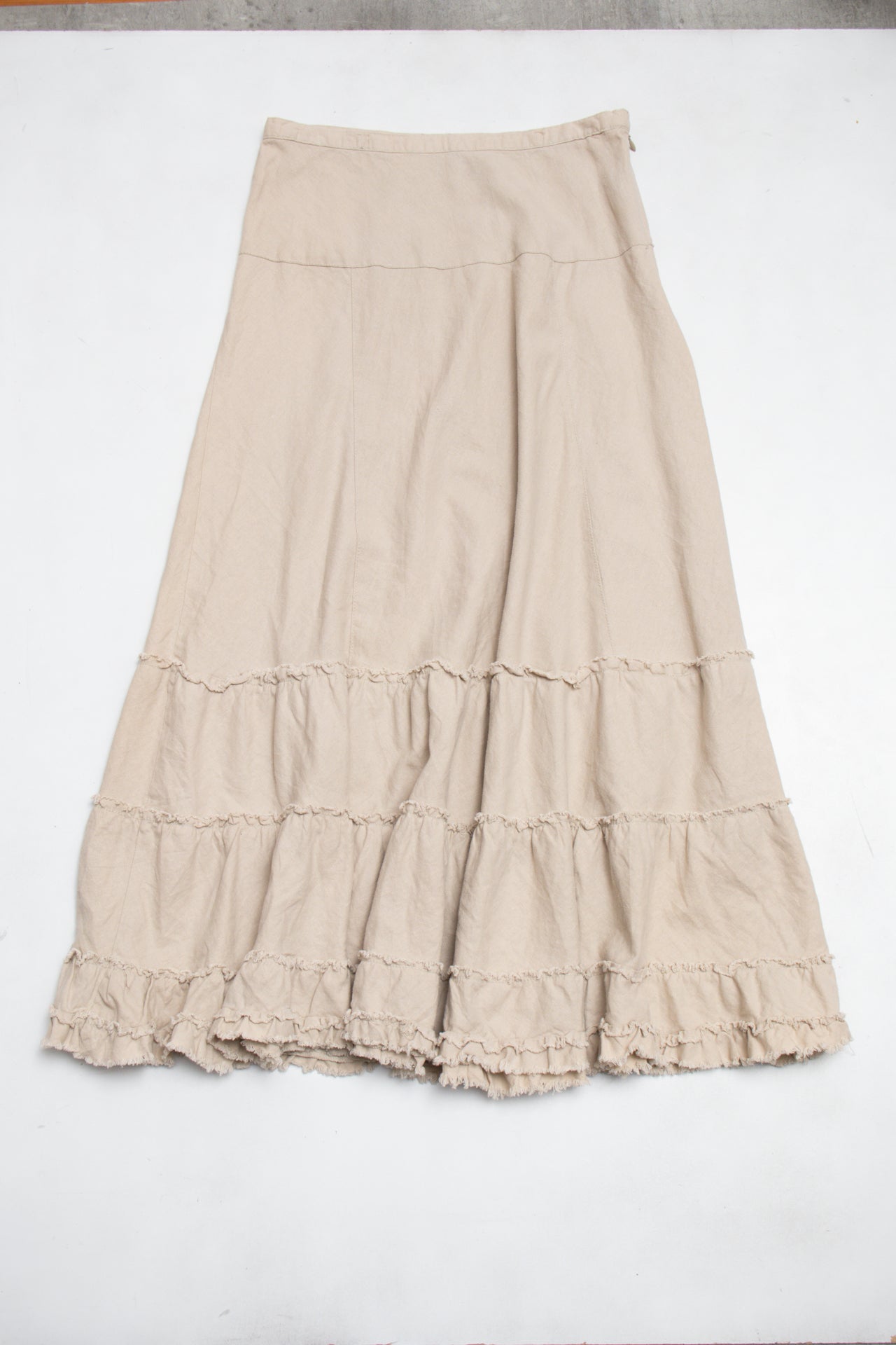 #154 Ashley By 26 International Skirt Beige | c. 202 | Size 6
