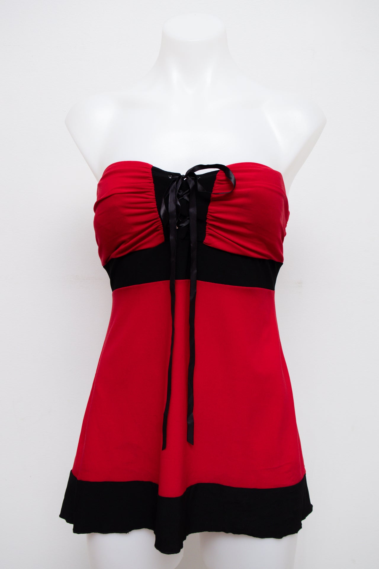 #003 Body Central Mini Skirt Red | c. 203 | Size 8