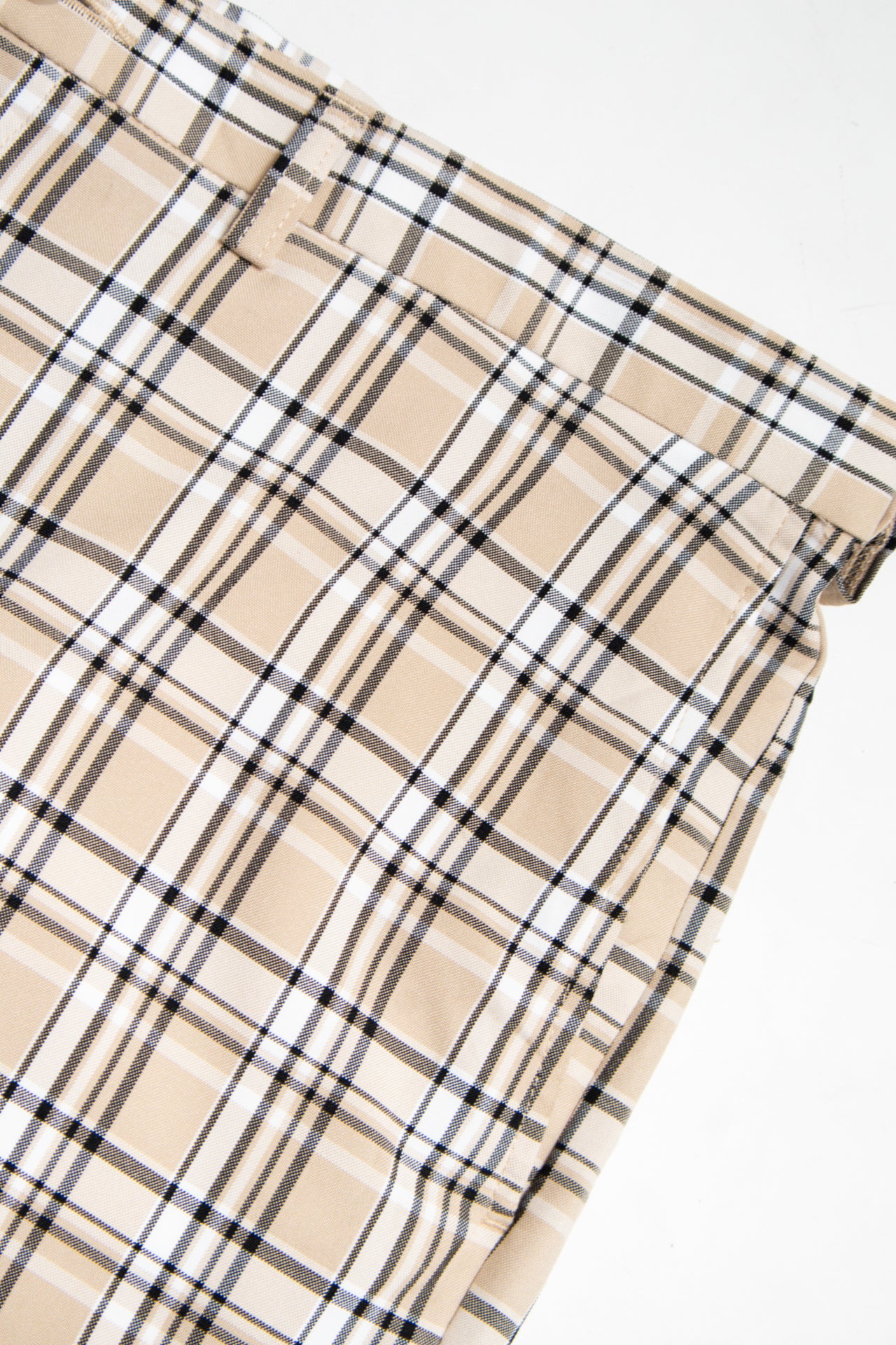 #130 Cool 18 Pro Shorts Beige | c. 183 | Size 16