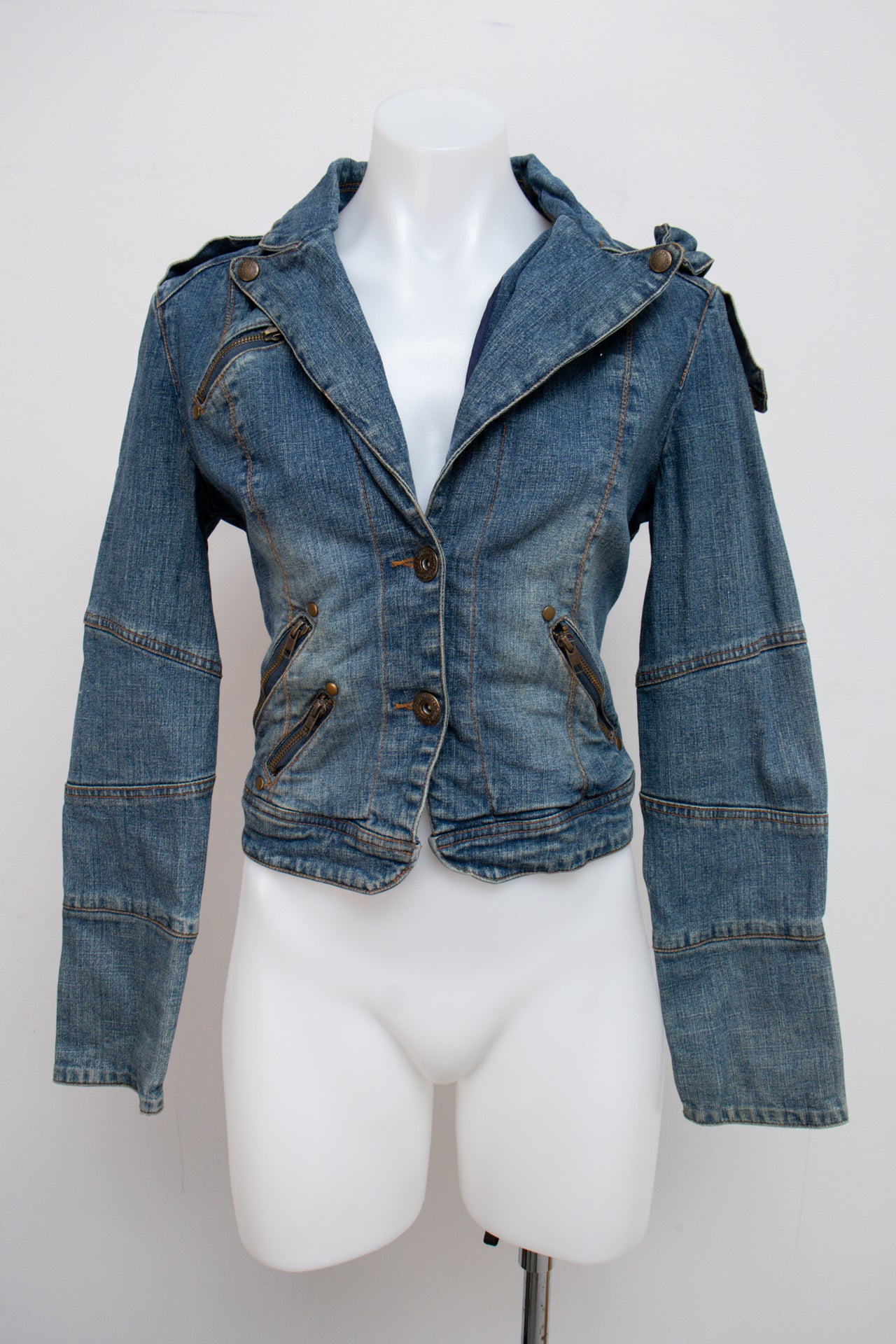 #130 Paris Blues Jacket Blue | c. 199 | Size 8