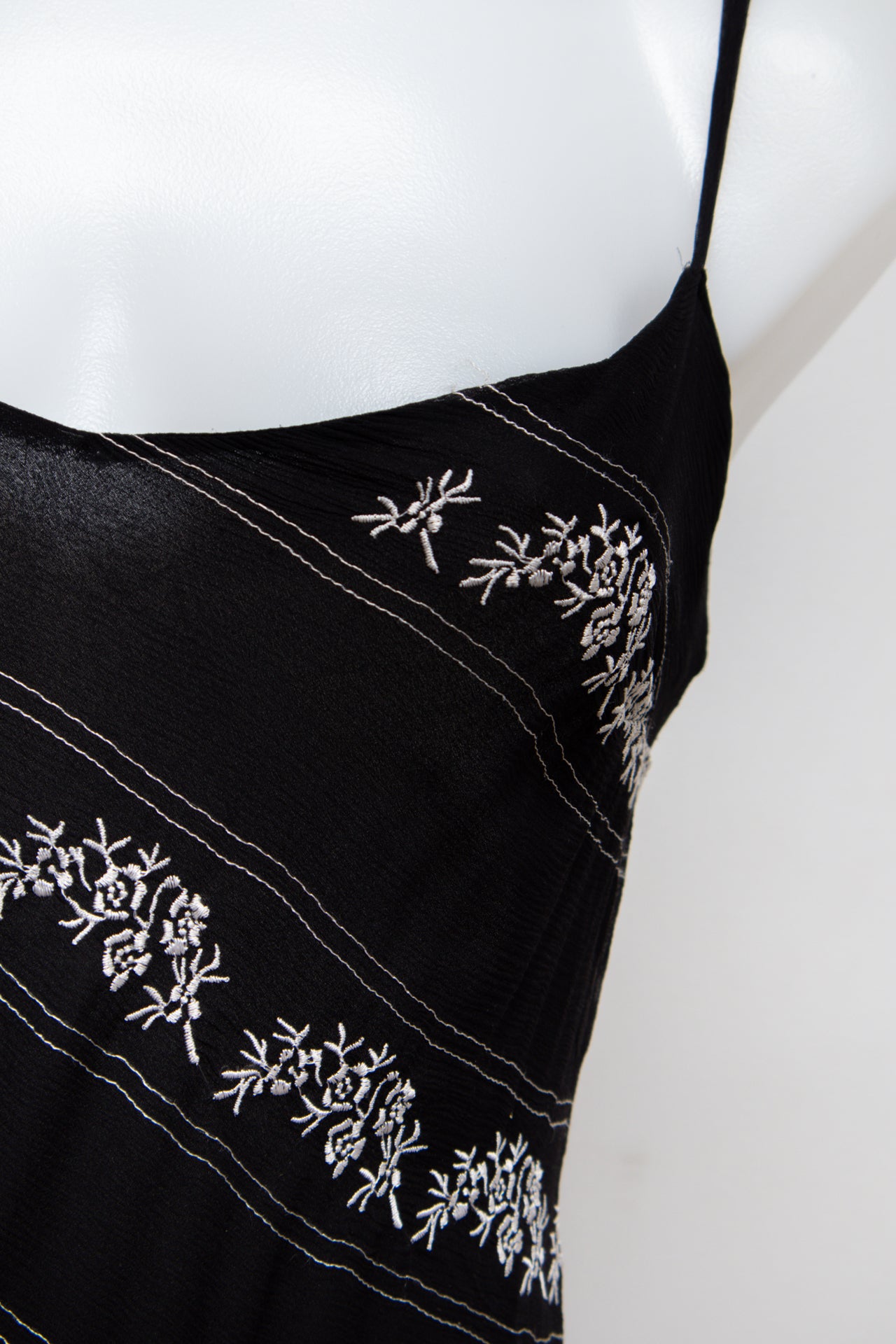 #147 Ie Camisole Black | c. 191 | Size 8