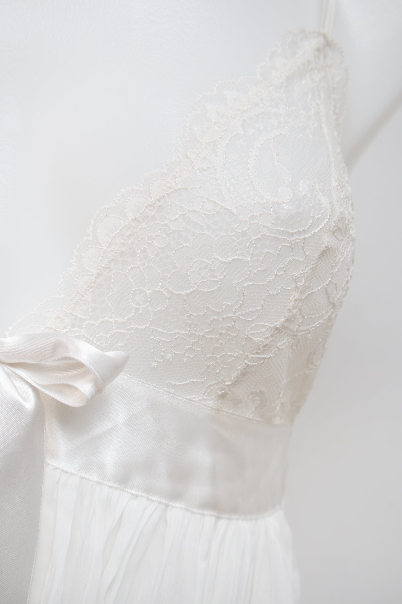 #25 Victoria's Secret Cami Top White | c. 196 | Size 10