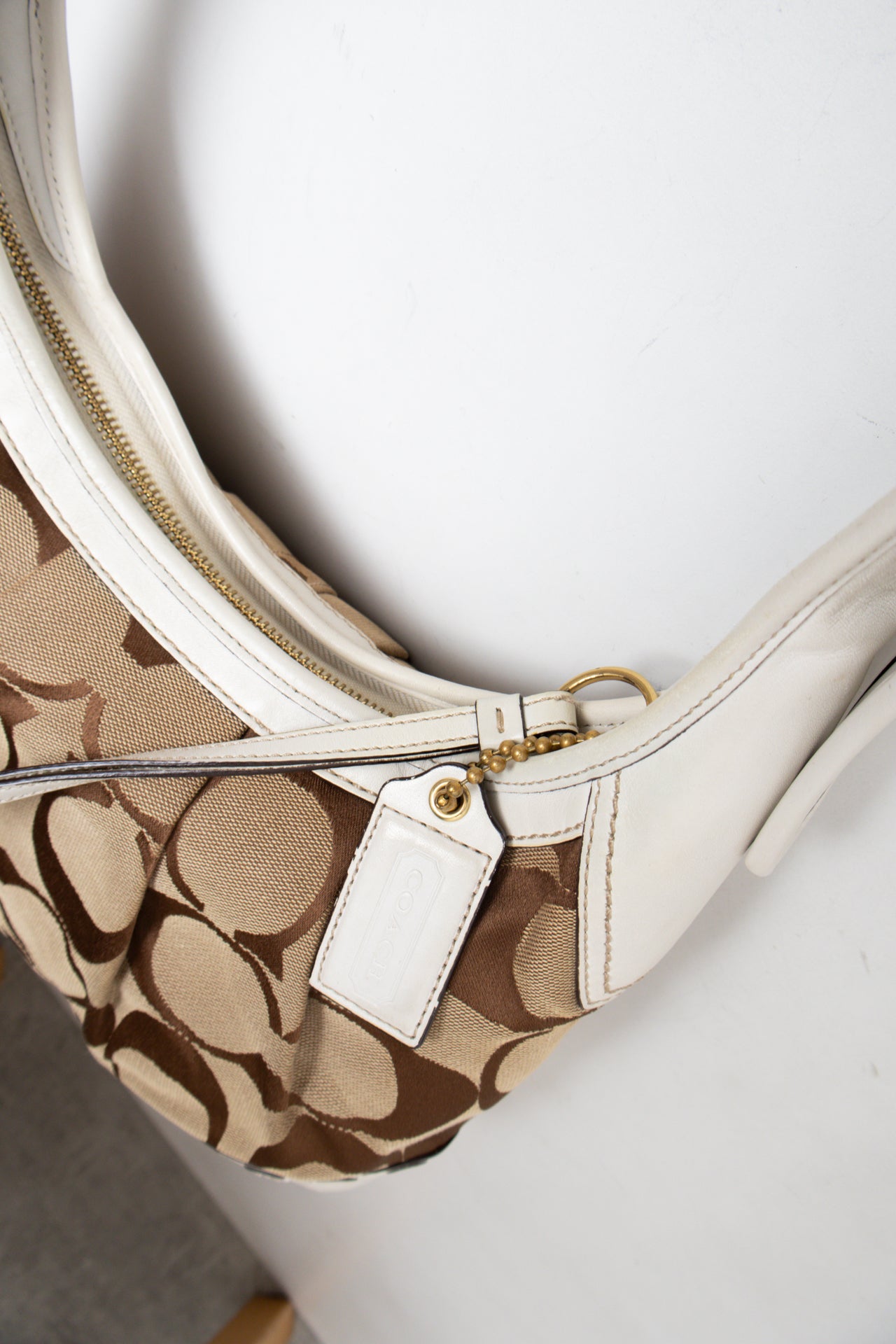 #194 Coach Shoulder Bag Brown | c. 202 | Size