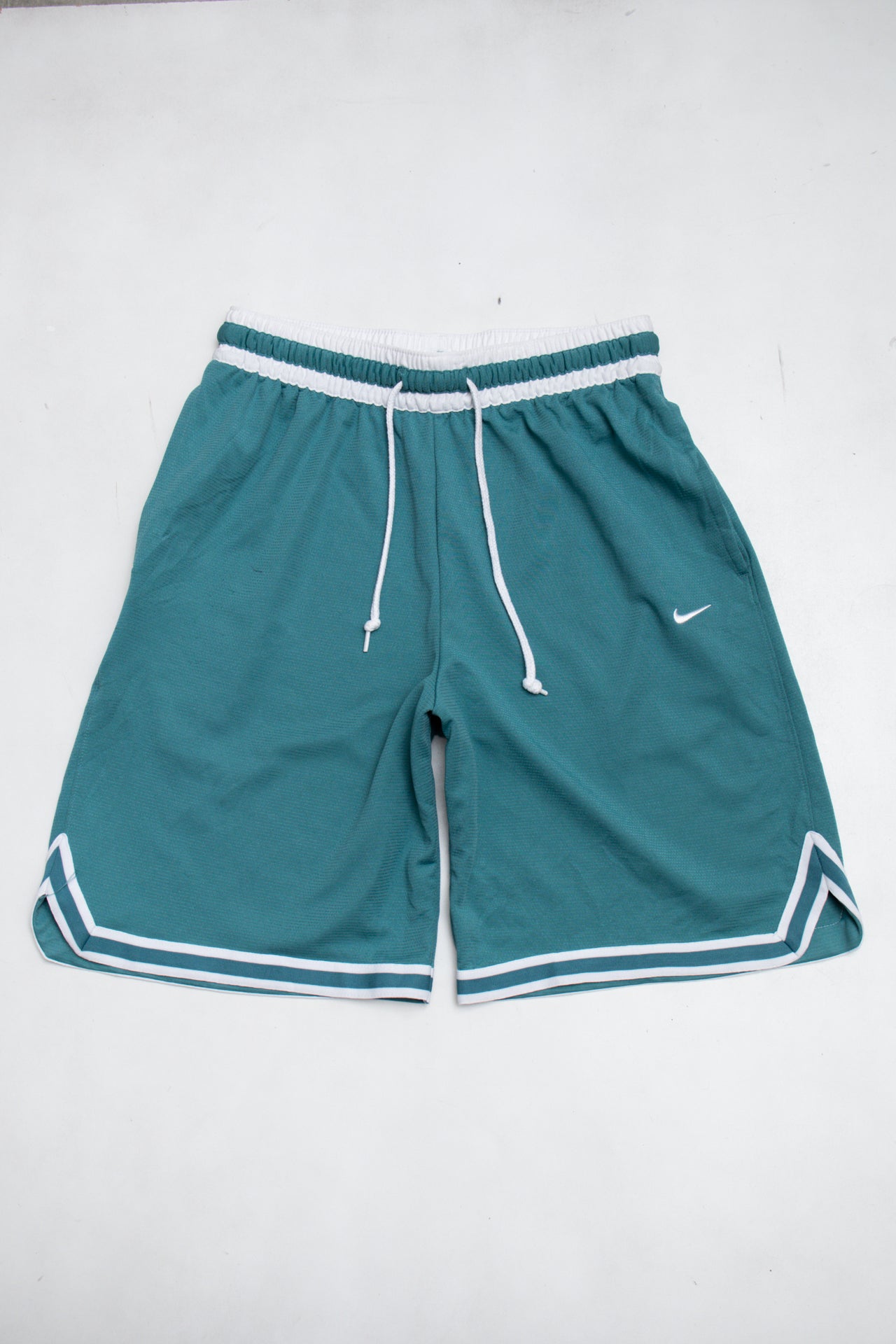 #120 Nike Shorts Green | c. 196 | Size 6/8