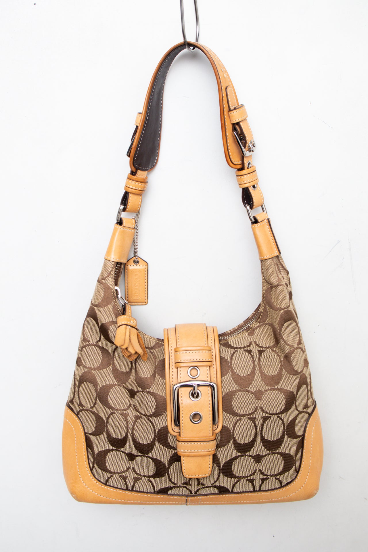#200 Coach Shoulder Bag Brown | c. 203 | Size