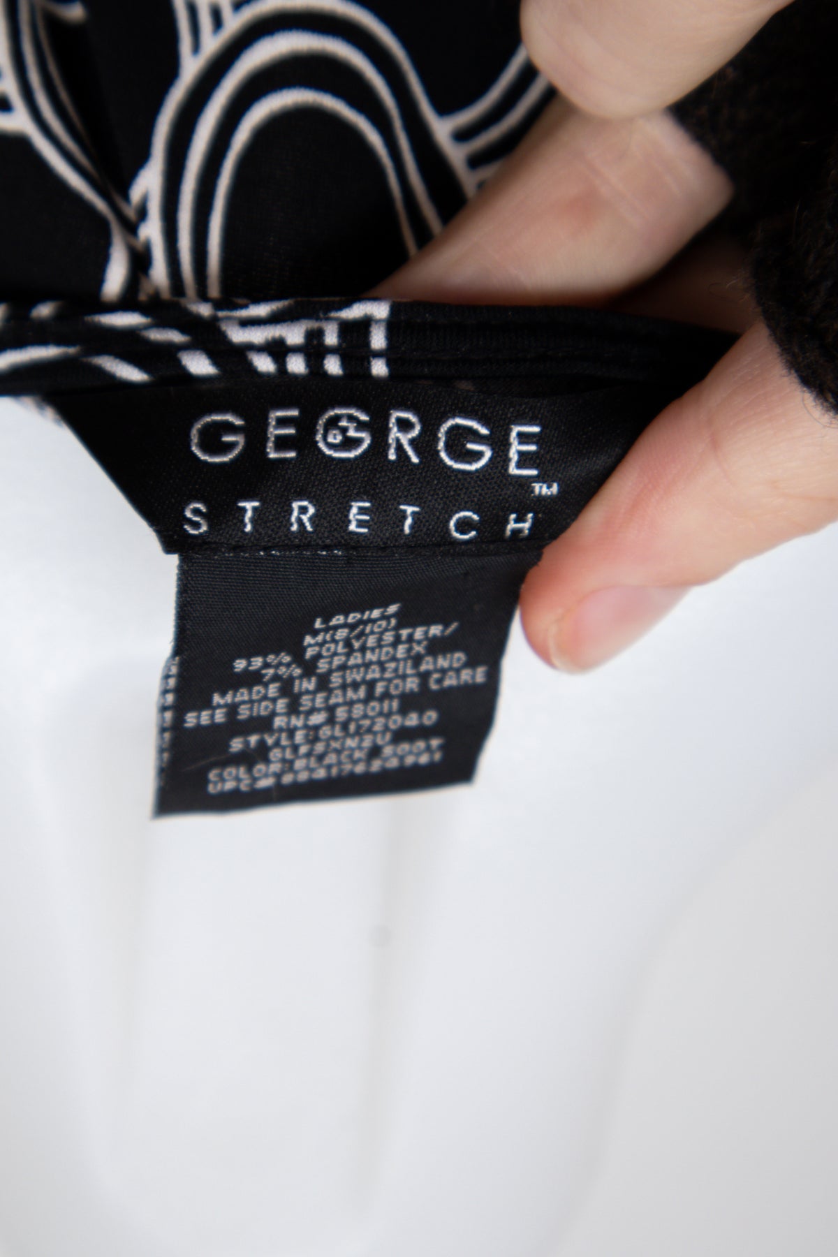 #028 George Short Sleeve Black | c. 209 | Size 12