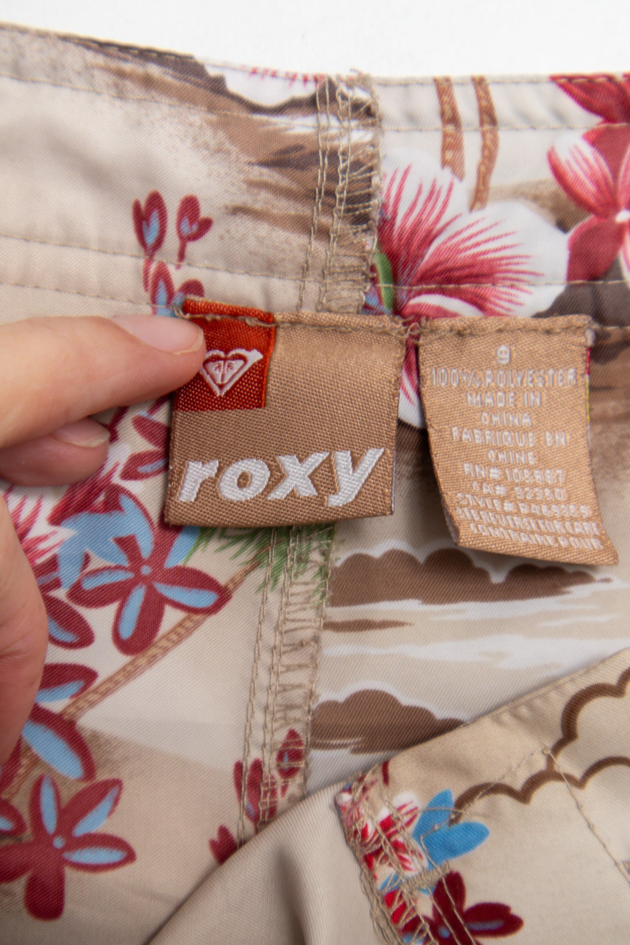#102 Roxy Shorts Beige | c. 184 | Size 8/10