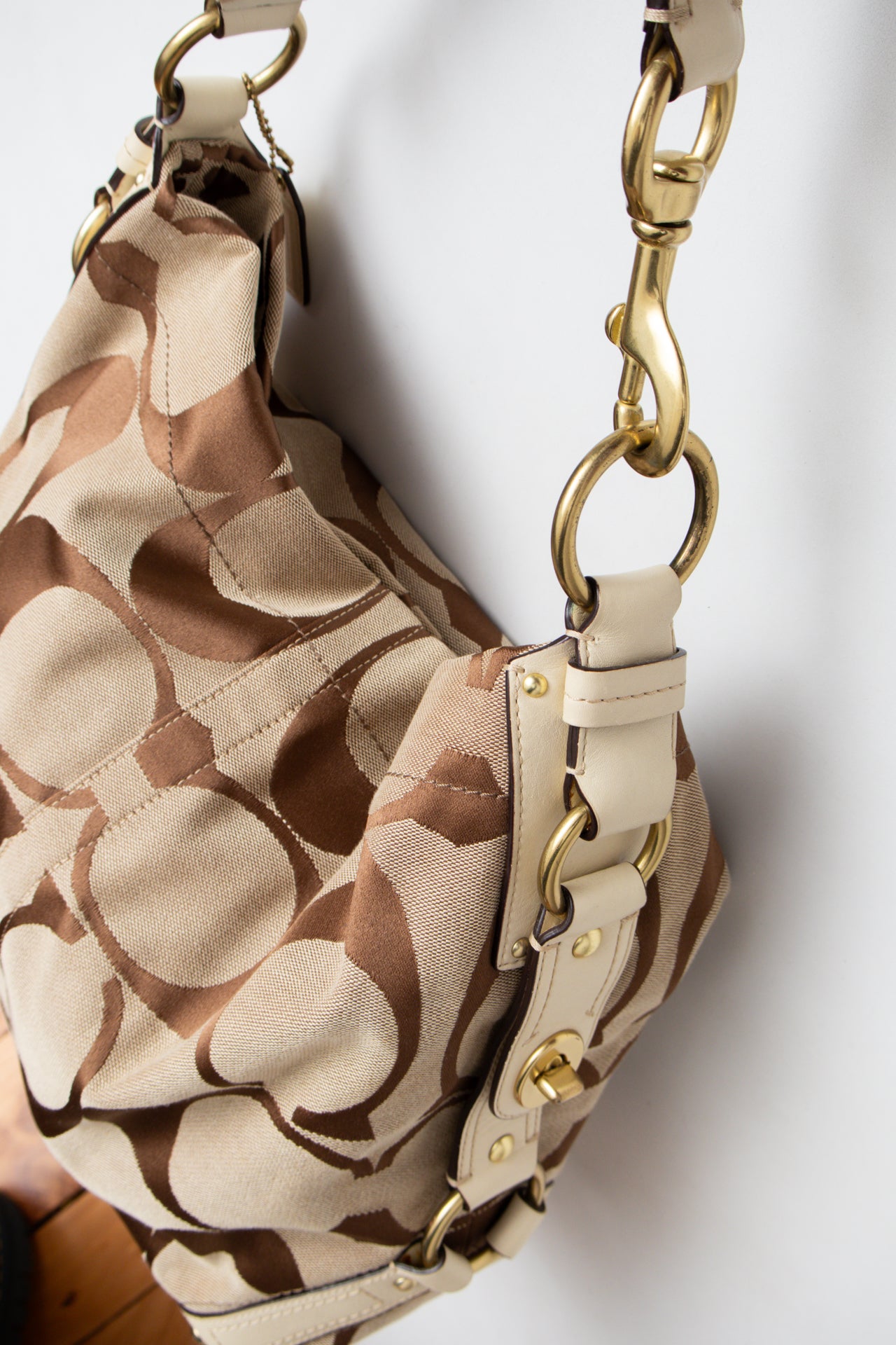 #197 Coach Shoulder Bag Brown | c. 198 | Size