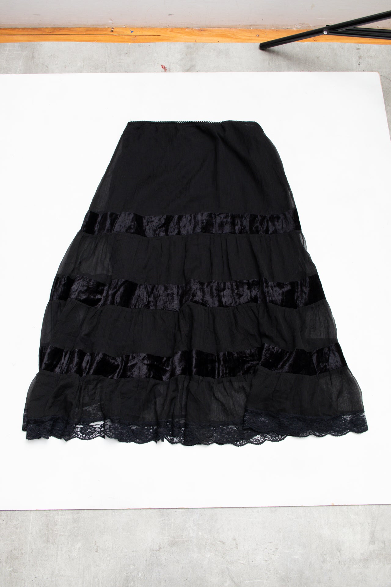 #110 Fleurish Skirt Black | c. 193 | Size 12