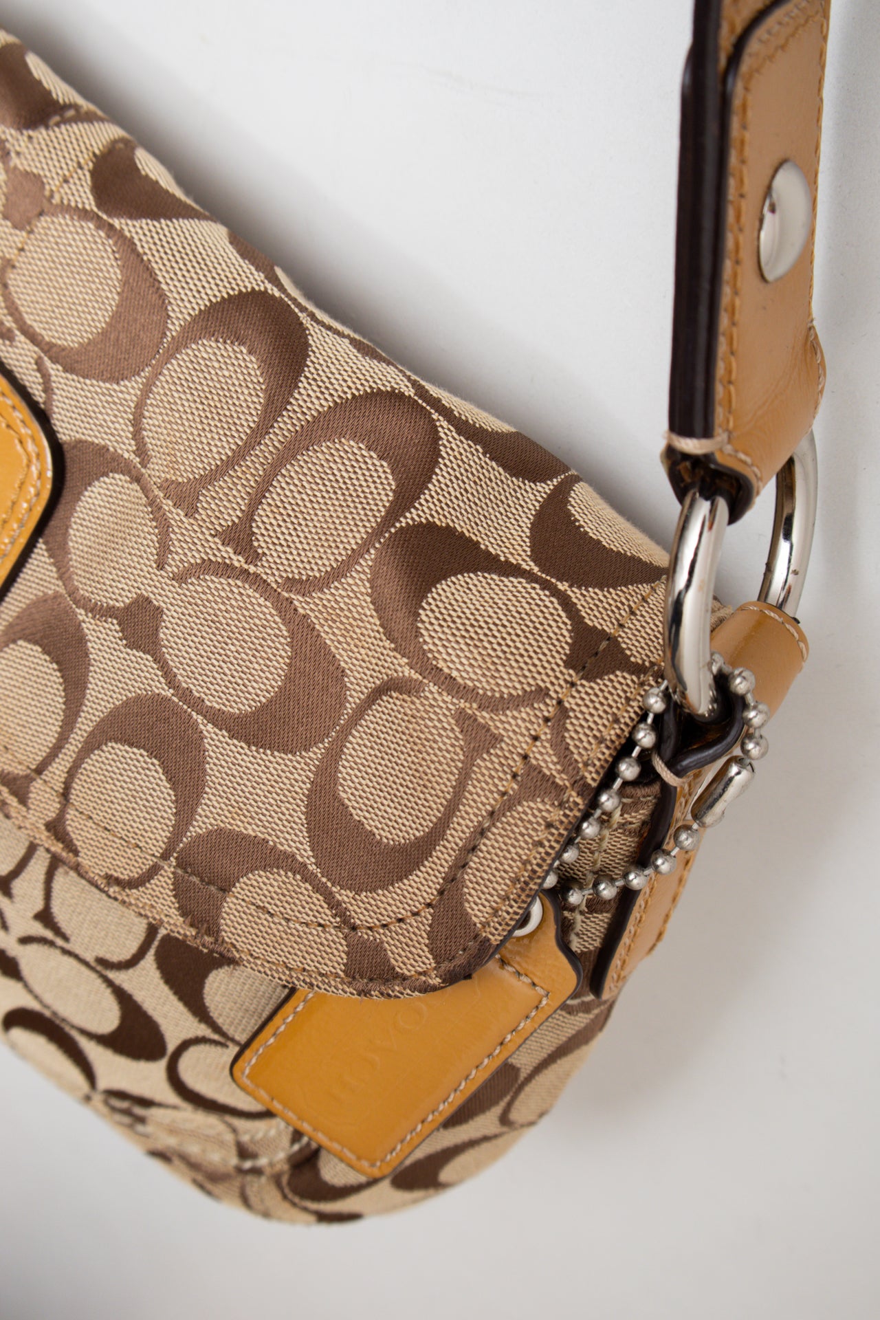 #166 Coach Shoulder Bag Brown | c. 206 | Size